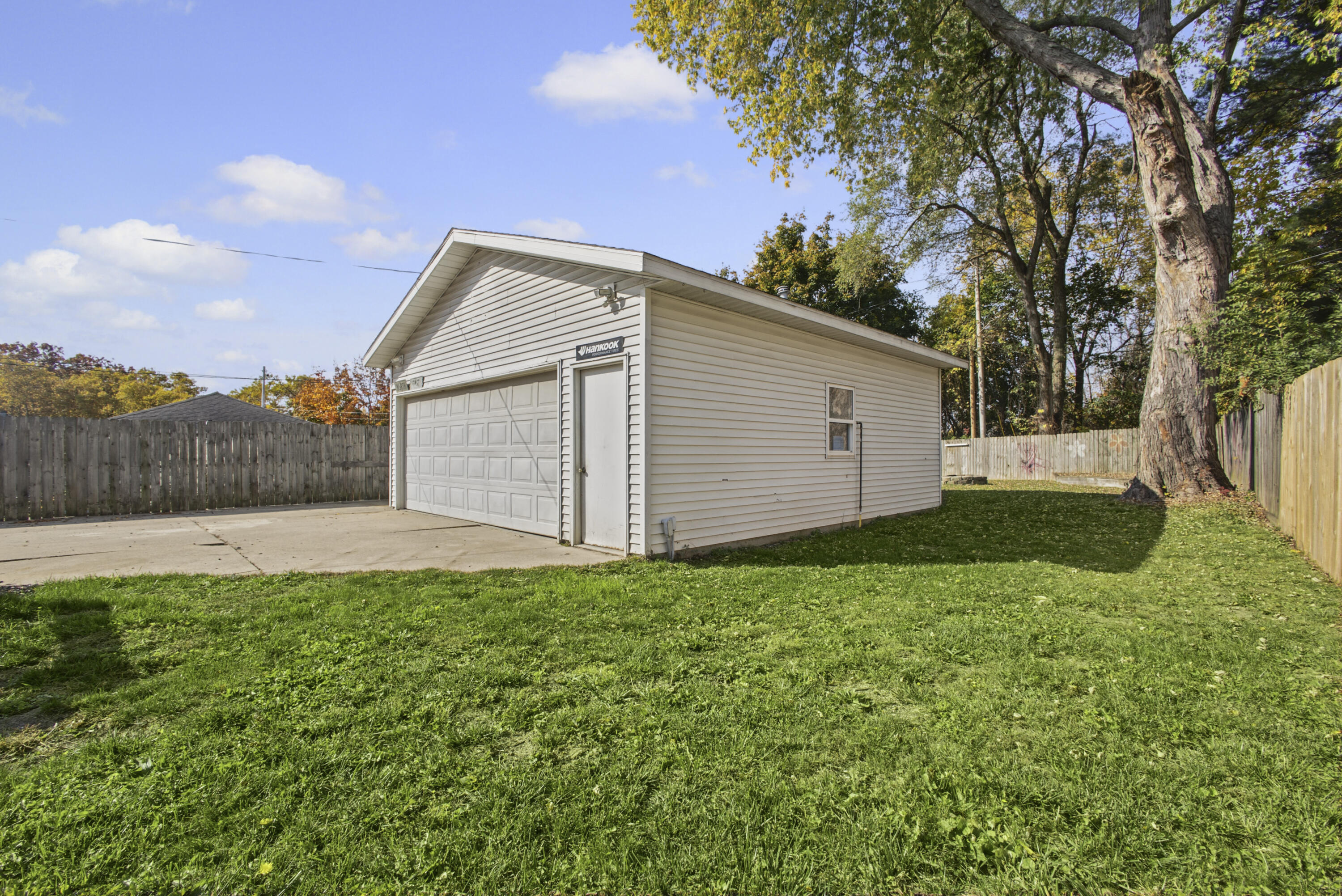 1031 Truxton Avenue NE Grand Rapids MI 49505