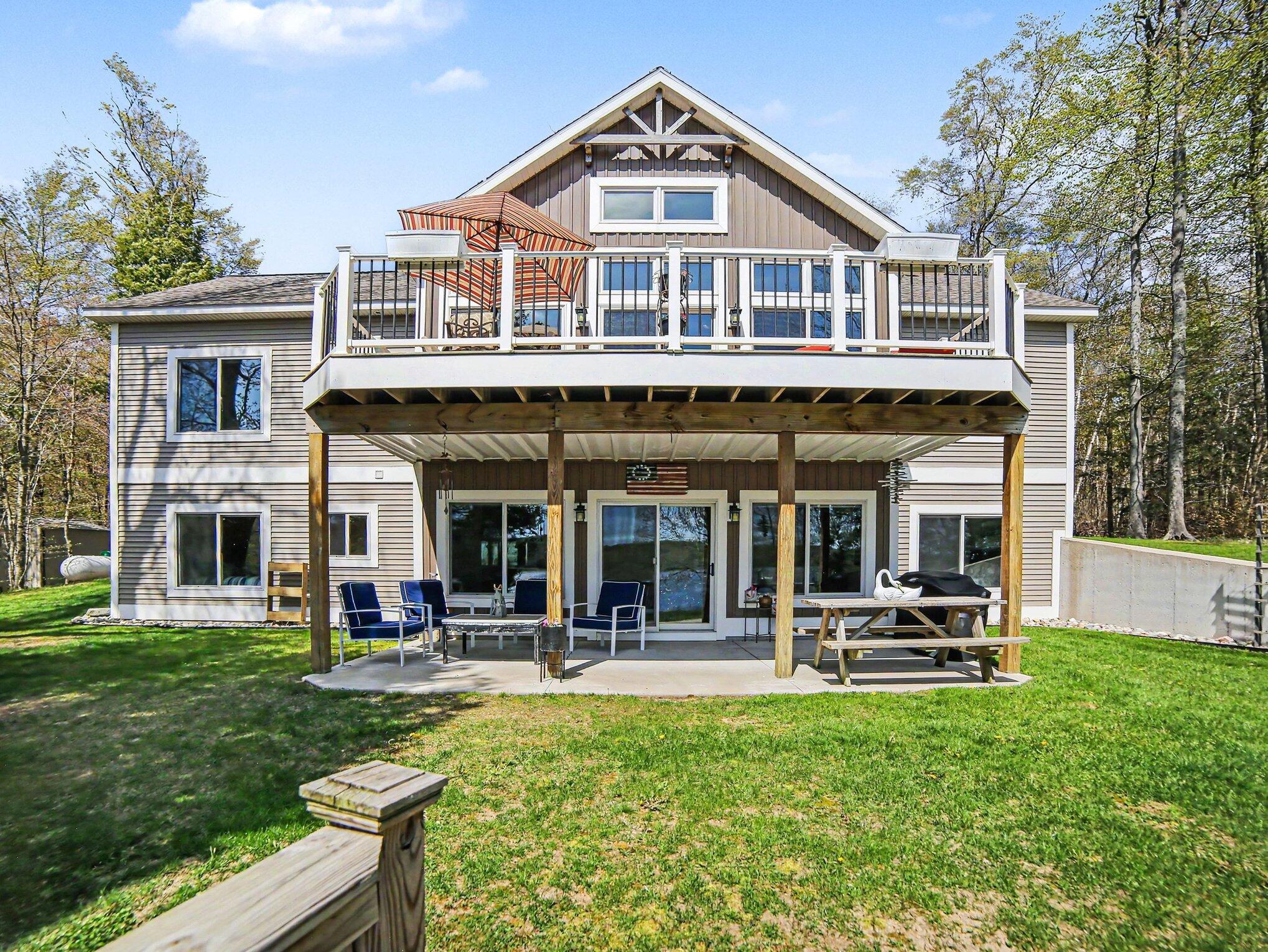 5203 W Bald Eagle Drive Ludington MI 49431