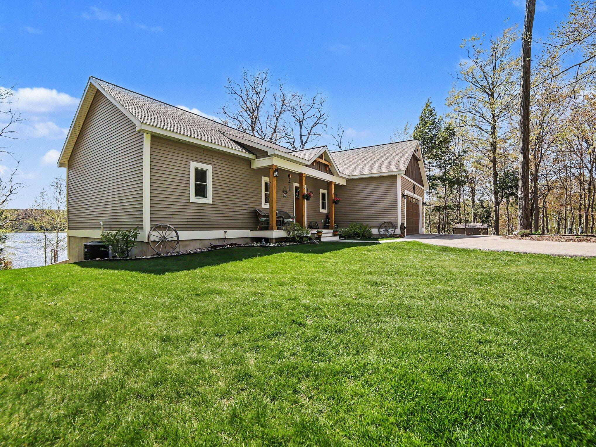 5203 W Bald Eagle Drive Ludington MI 49431