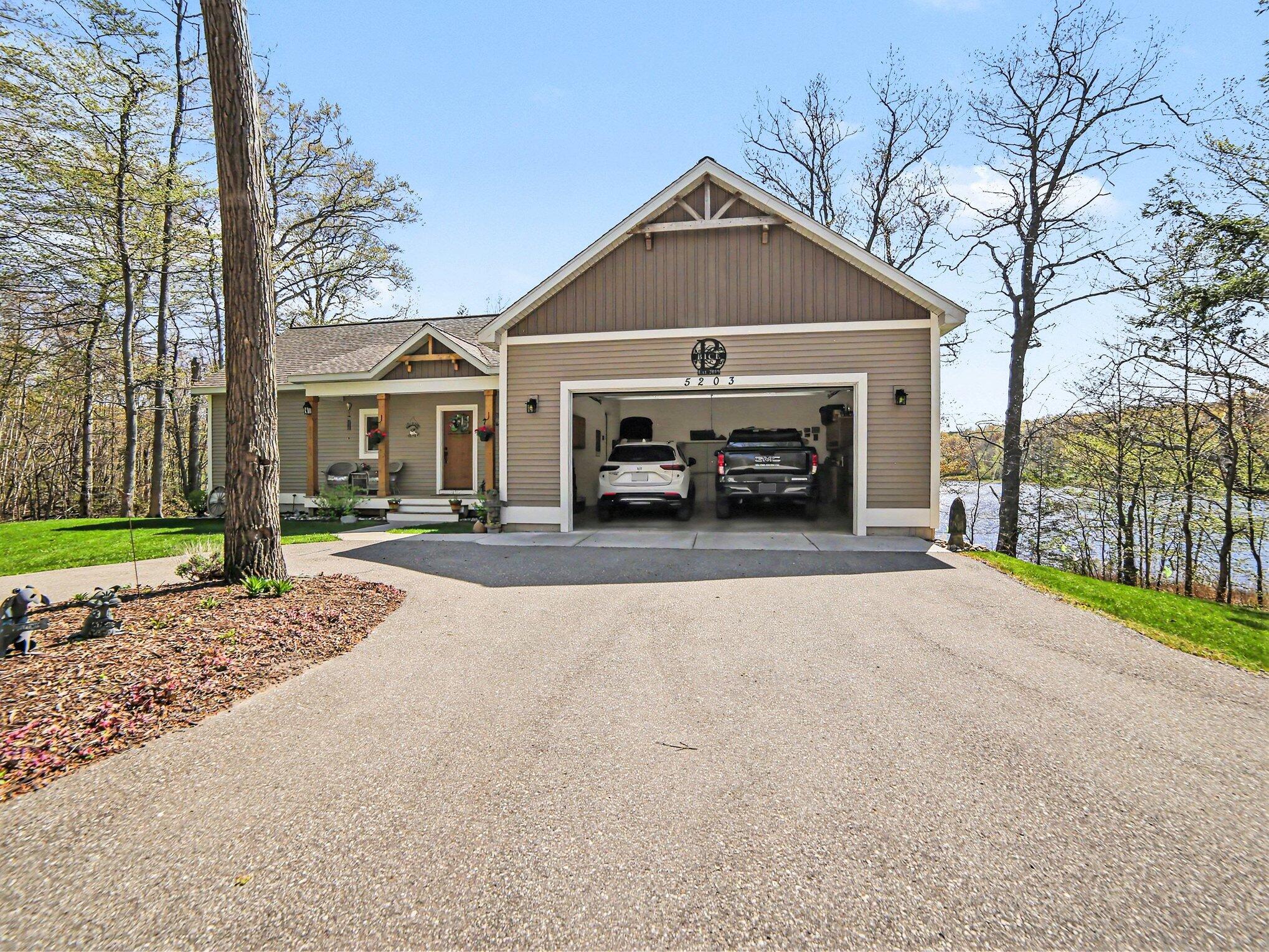 5203 W Bald Eagle Drive Ludington MI 49431