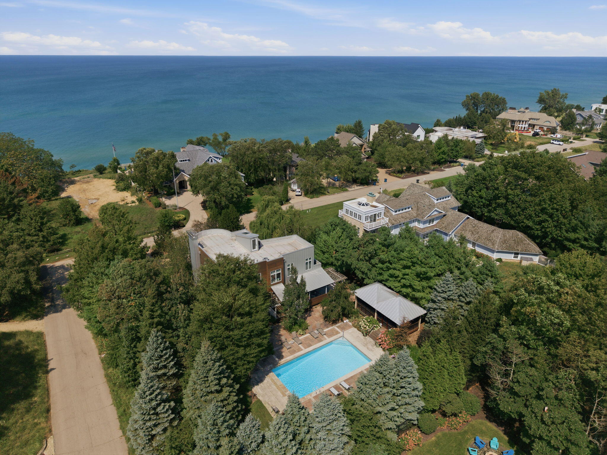 New Buffalo MI, 51108 Lake Park Drive