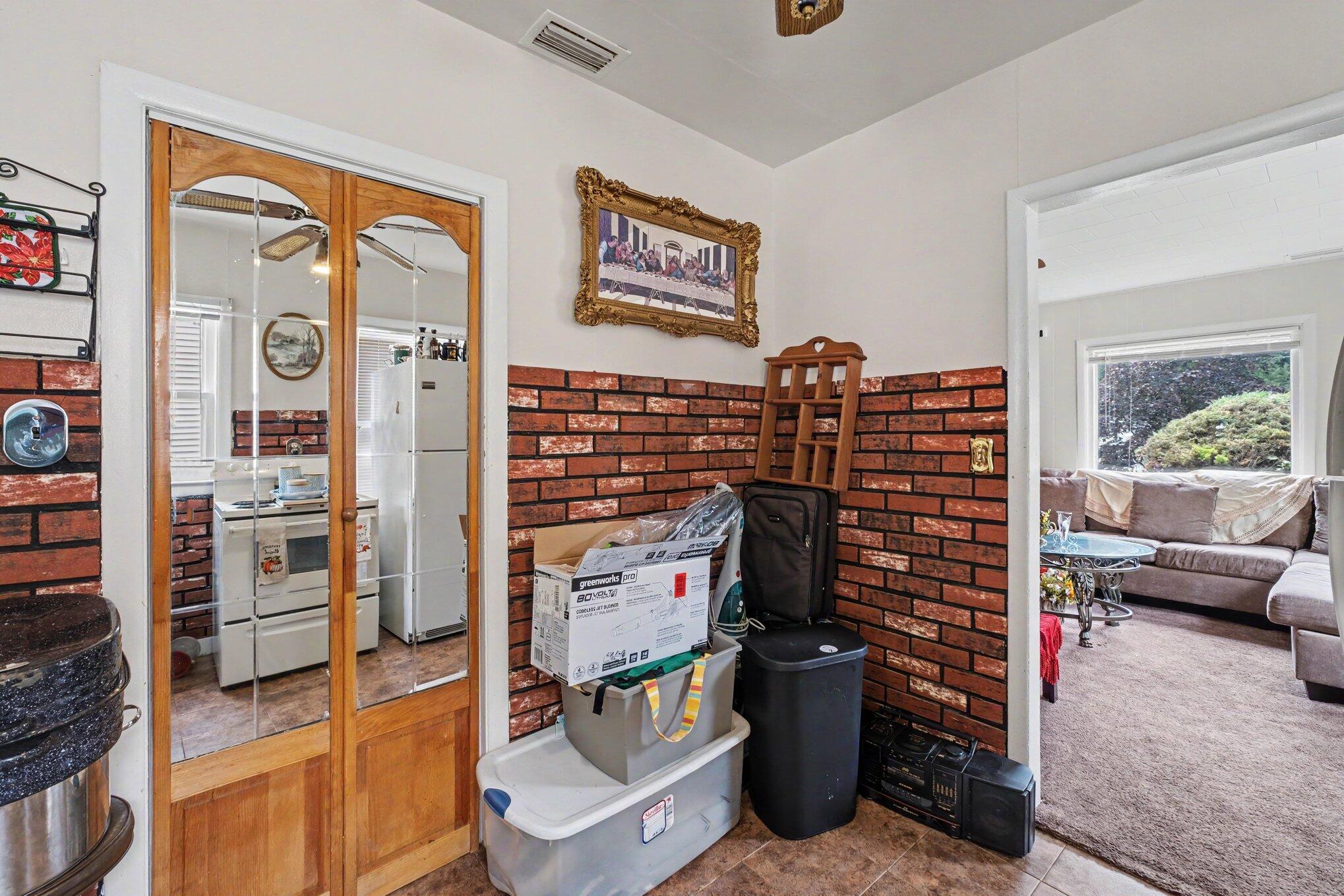 429 Coldbrook Street NE Grand Rapids MI 49503