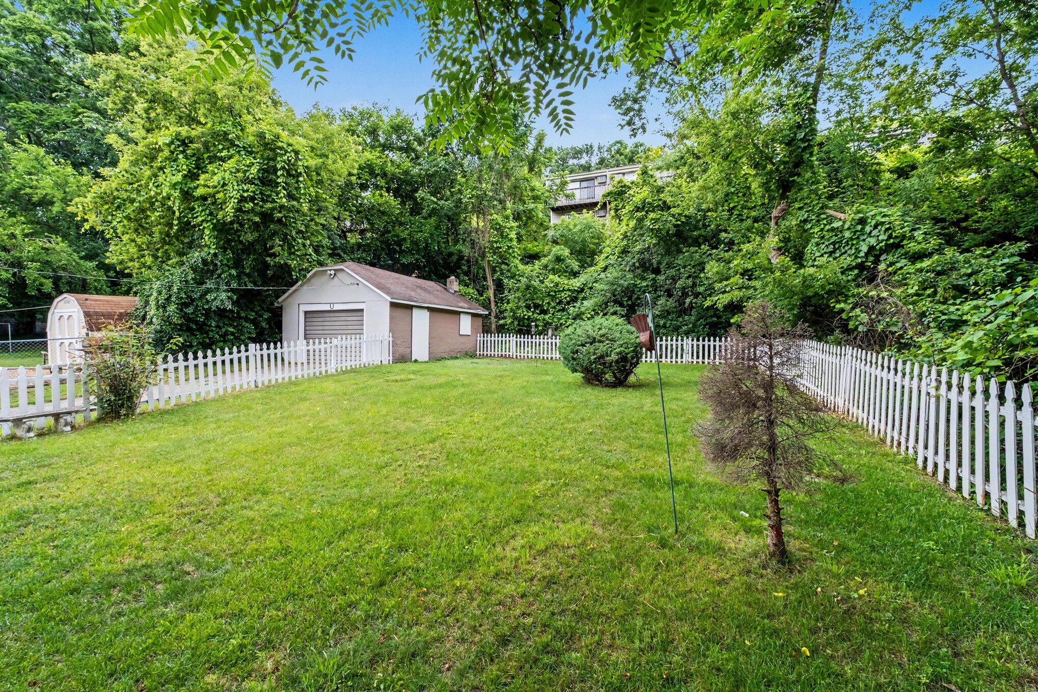 429 Coldbrook Street NE Grand Rapids MI 49503