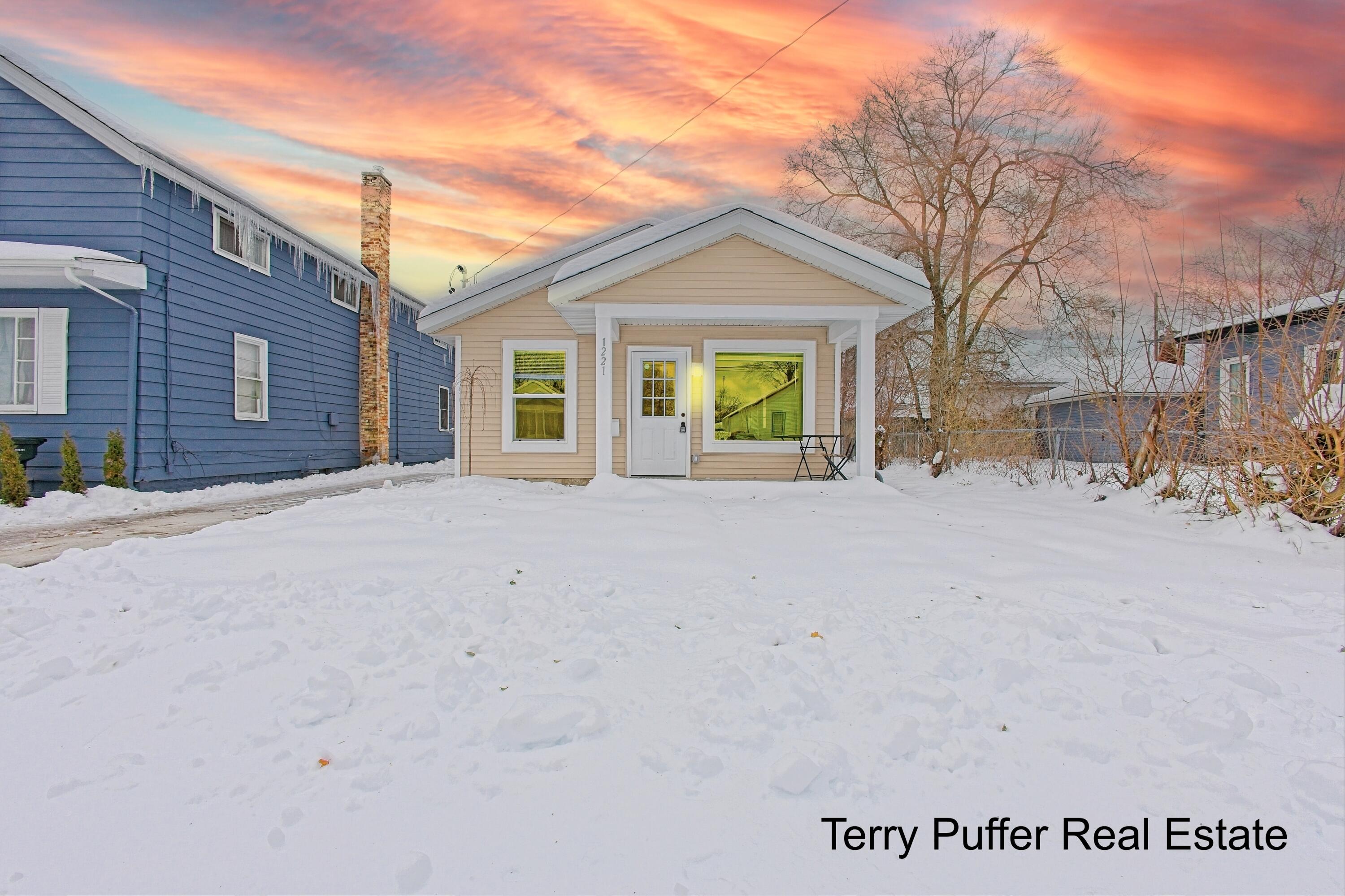 Muskegon MI, 1221 Sanford Street