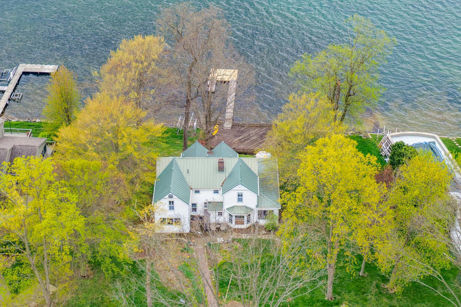 61305 Crooked Creek Road Cassopolis MI 49031