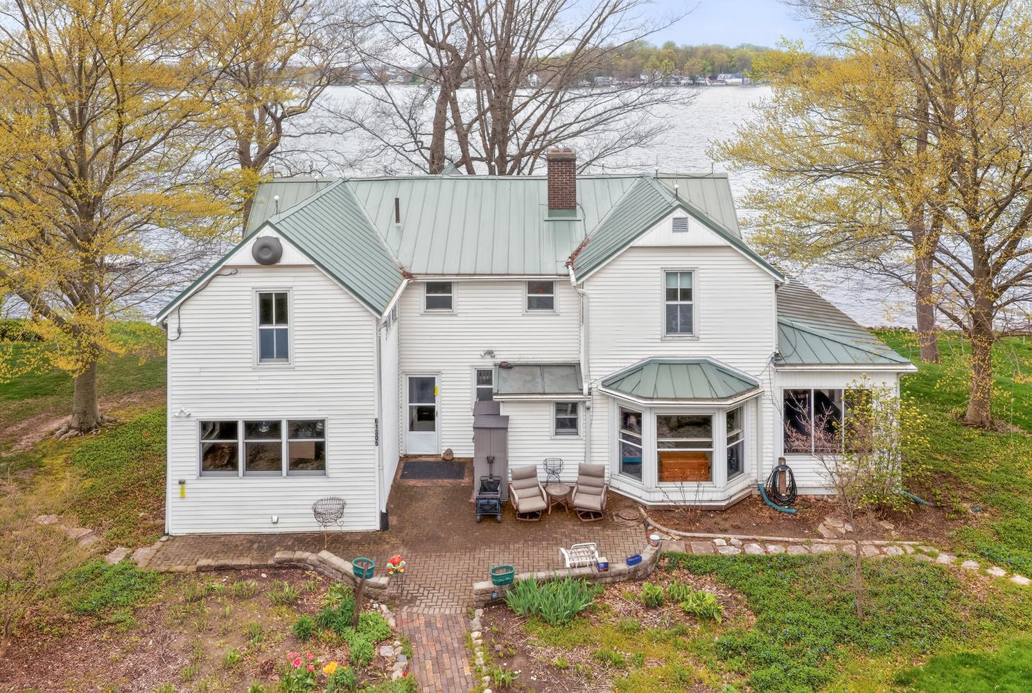 61305 Crooked Creek Road Cassopolis MI 49031