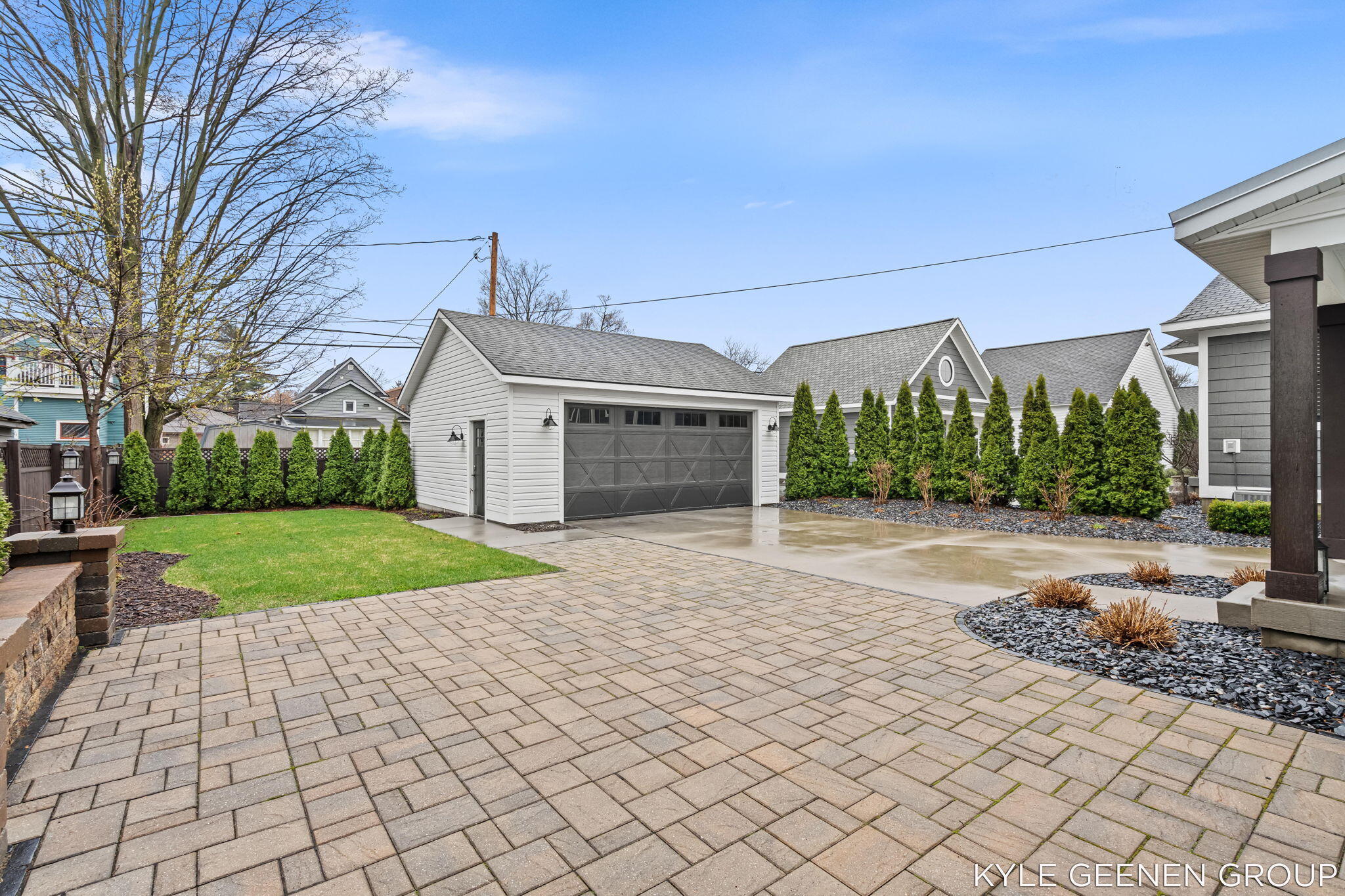 140 W 10th Street Holland MI 49423