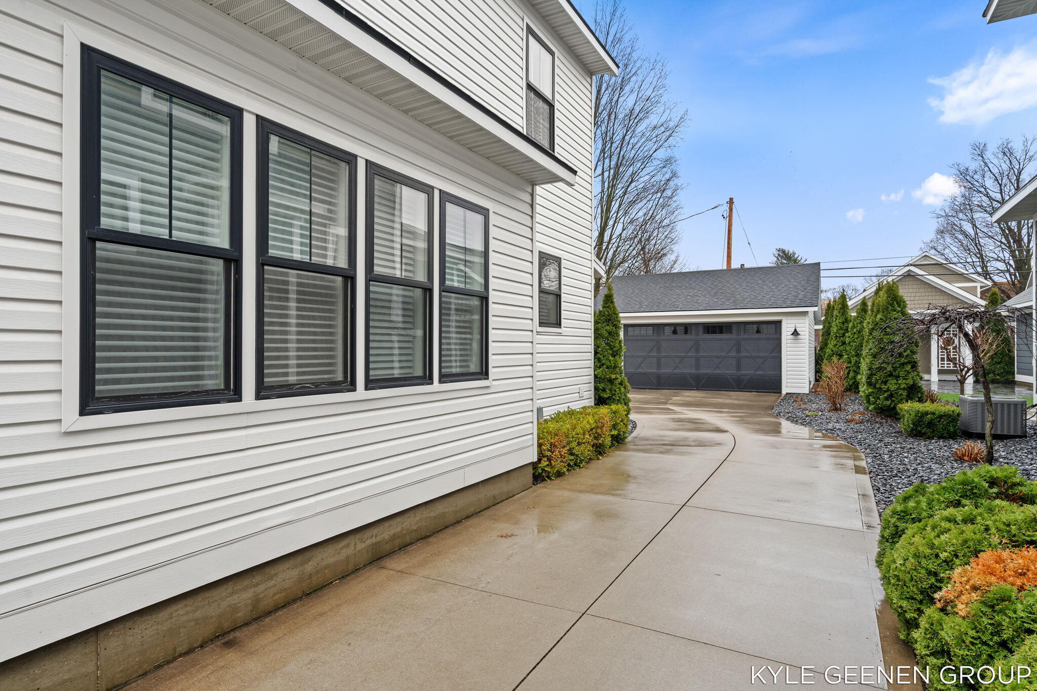 140 W 10th Street Holland MI 49423