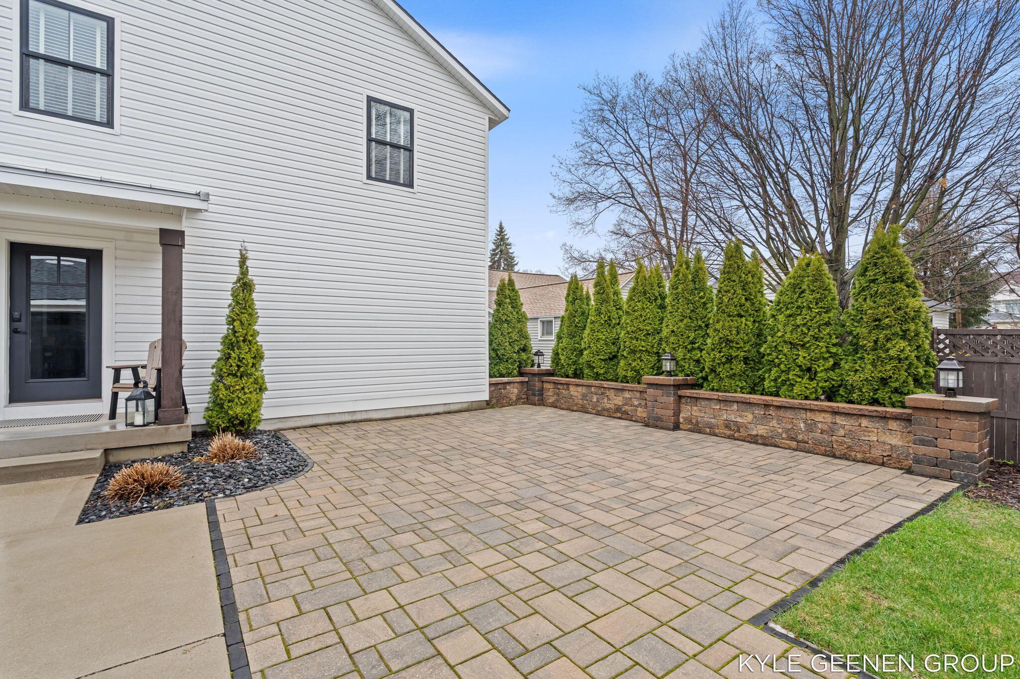 140 W 10th Street Holland MI 49423