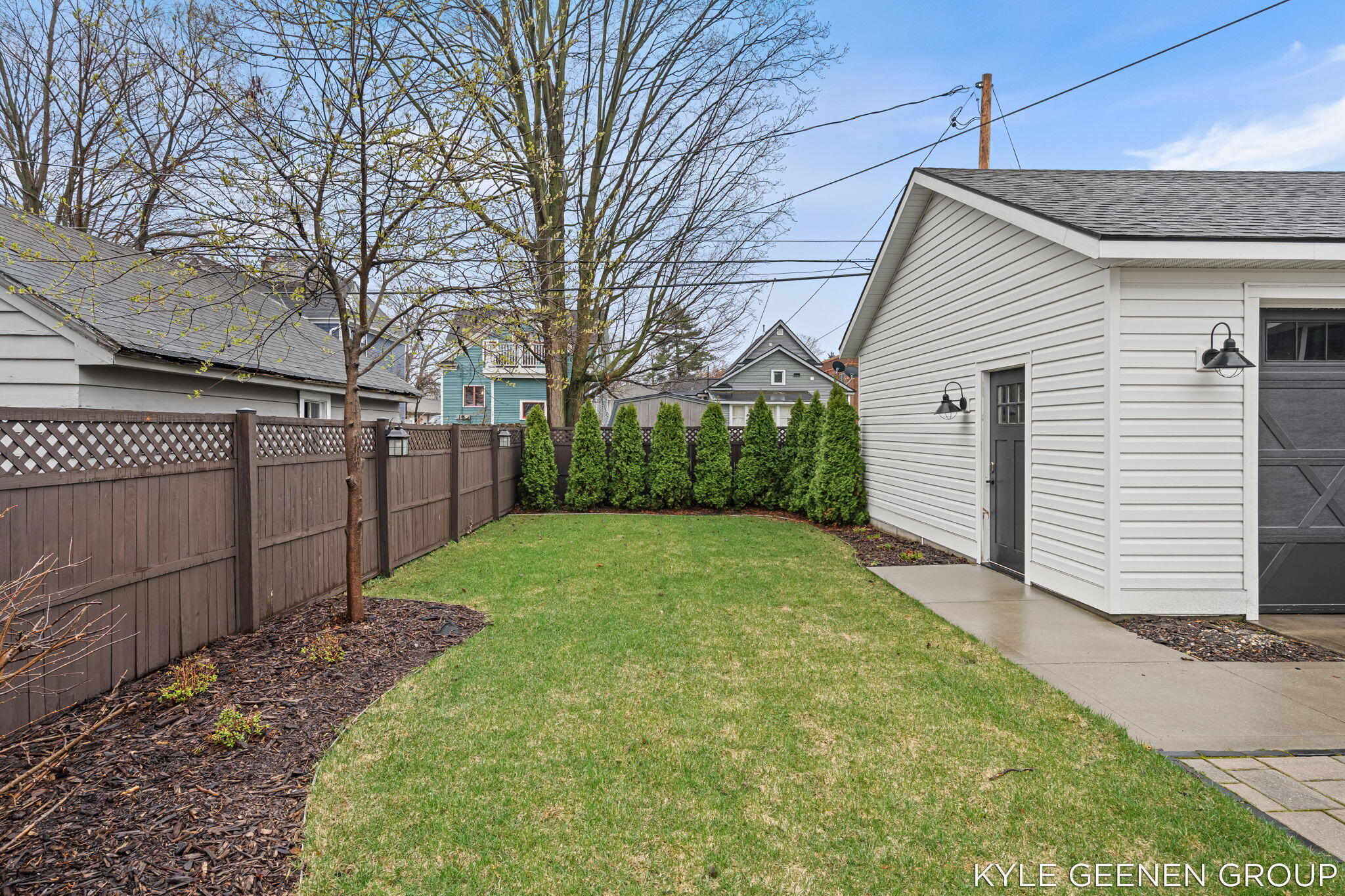 140 W 10th Street Holland MI 49423