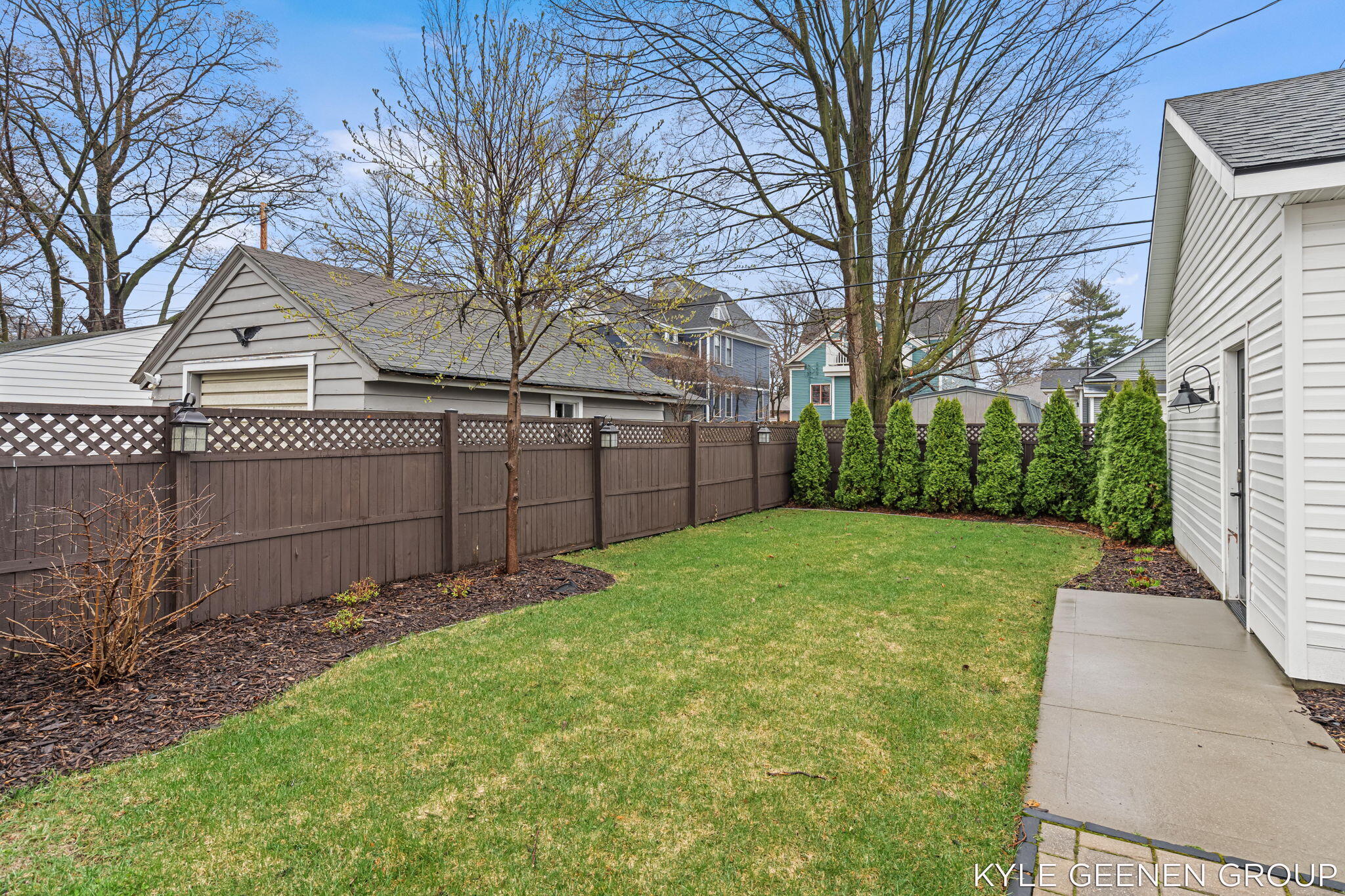 140 W 10th Street Holland MI 49423