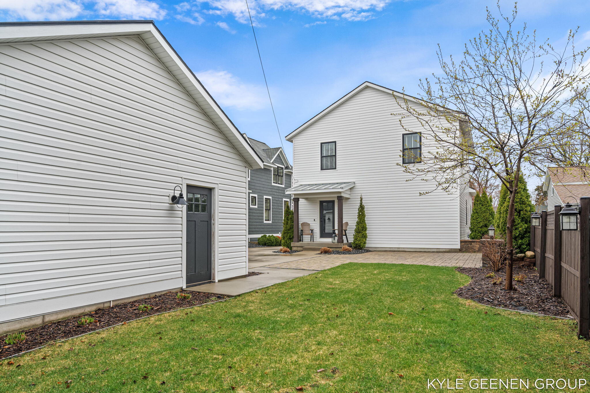 140 W 10th Street Holland MI 49423
