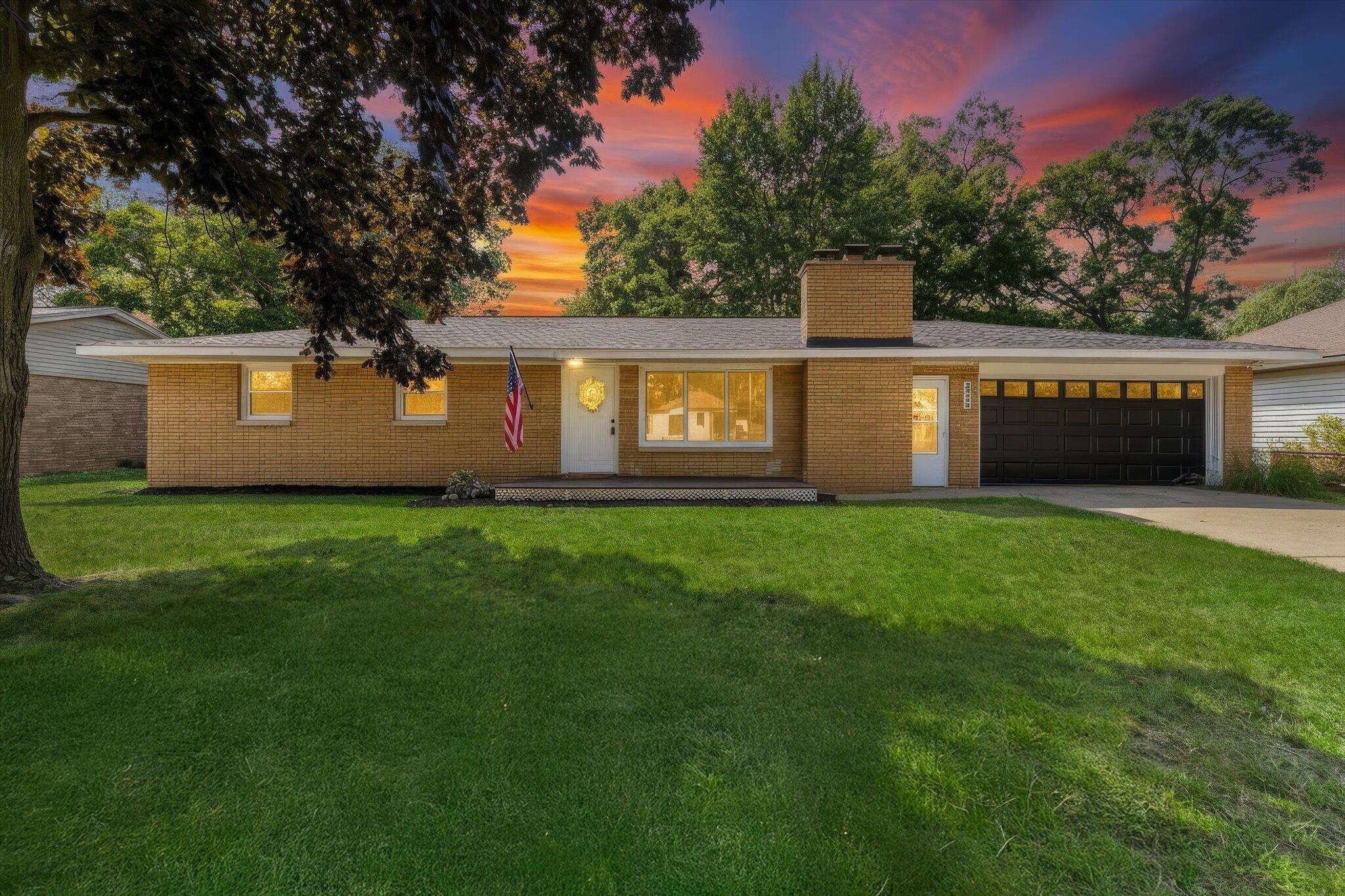 3555 Chippewa Drive Norton Shores MI 49441