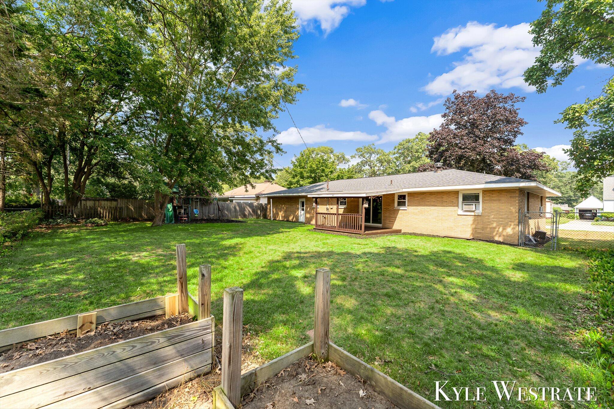 3555 Chippewa Drive Norton Shores MI 49441