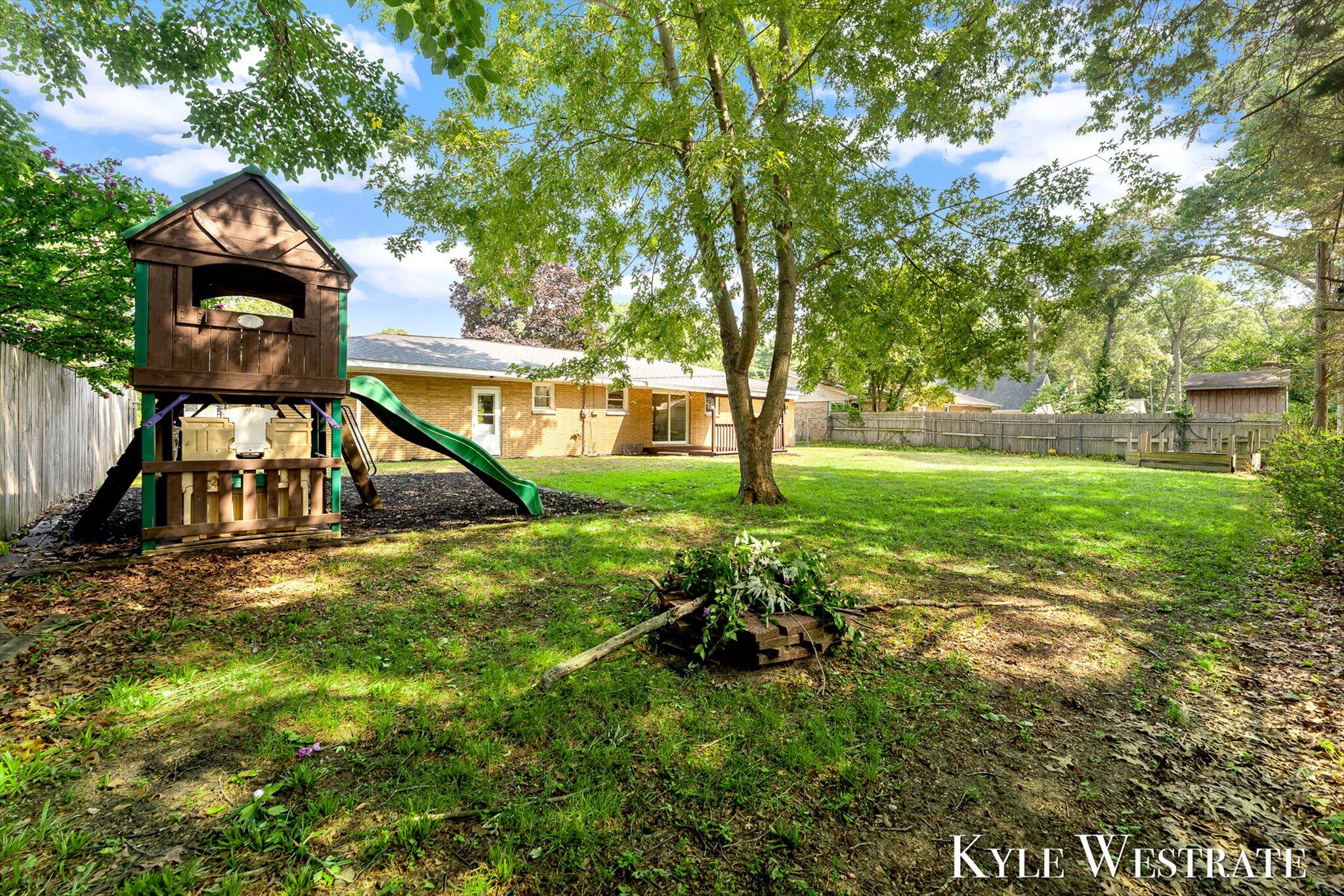 3555 Chippewa Drive Norton Shores MI 49441