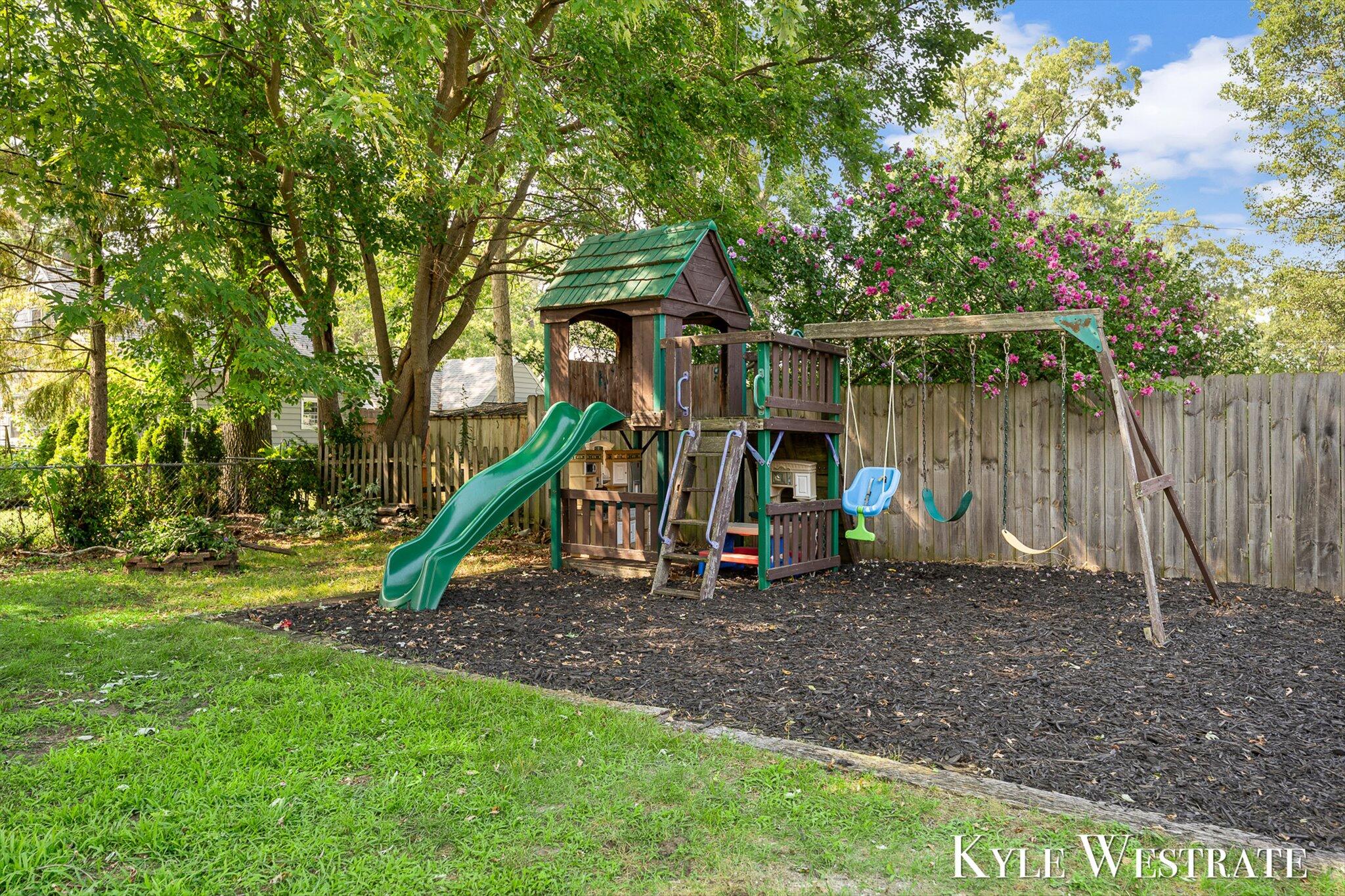 3555 Chippewa Drive Norton Shores MI 49441