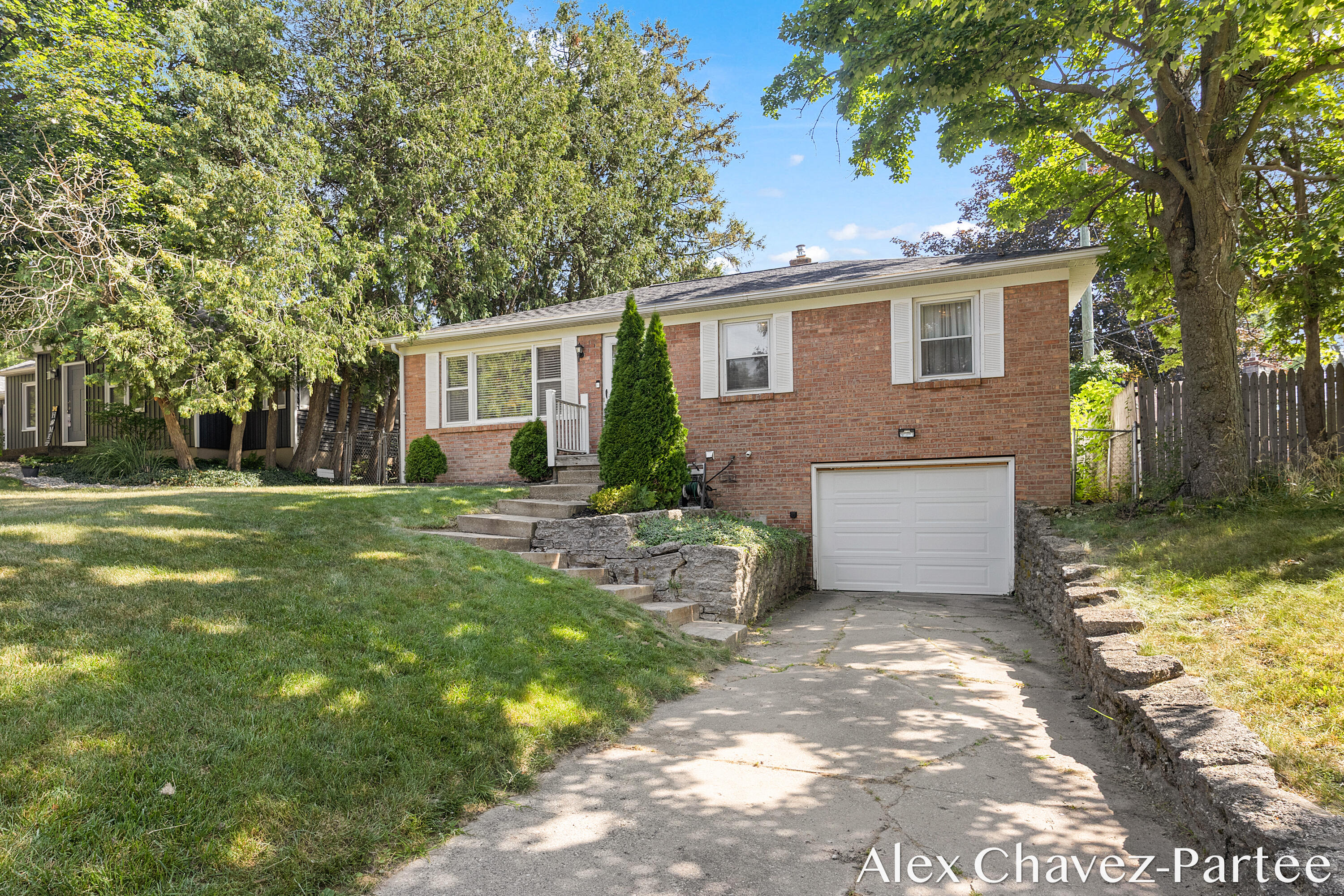 2207 Tremont Boulevard NW Grand Rapids MI 49504