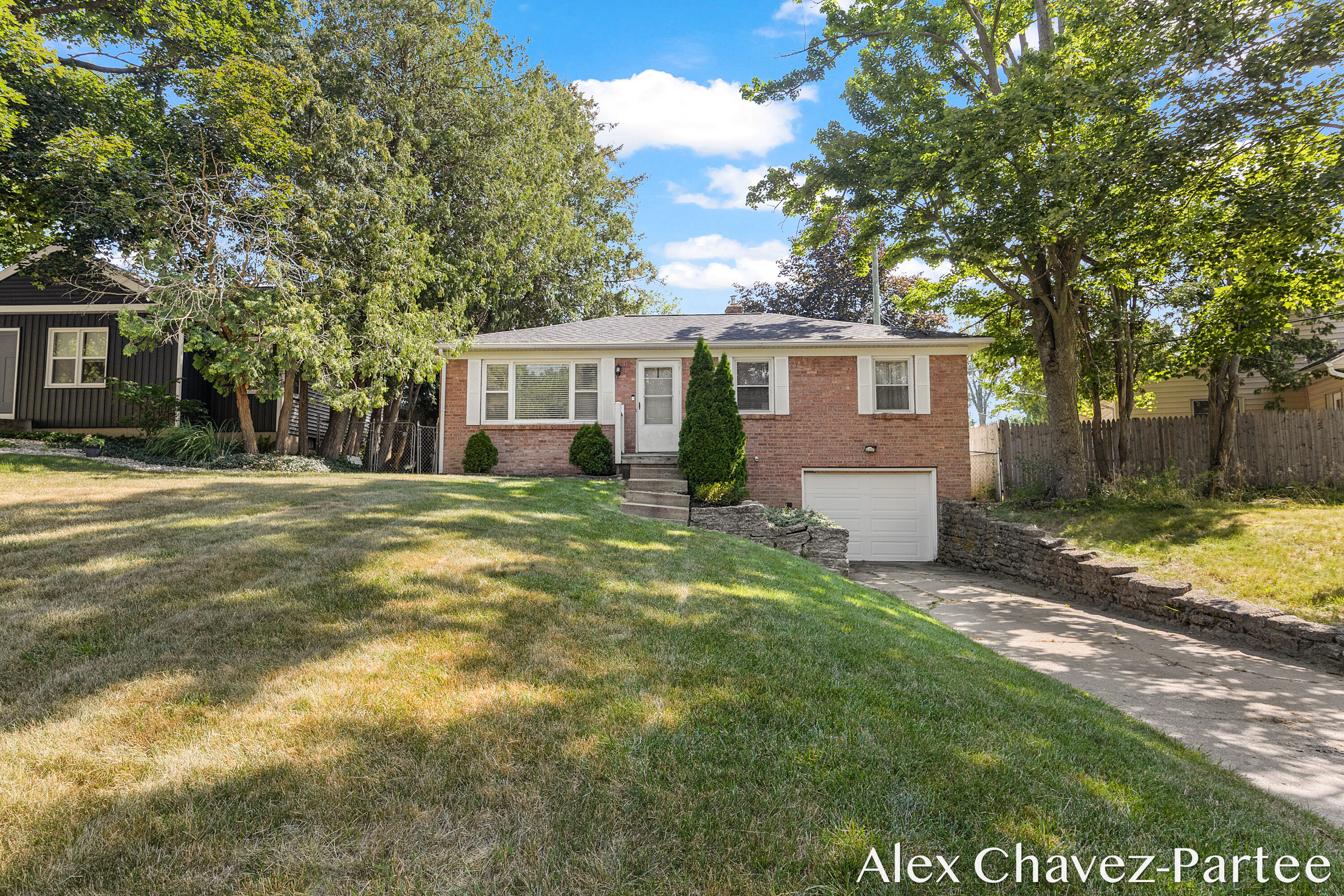 2207 Tremont Boulevard NW Grand Rapids MI 49504