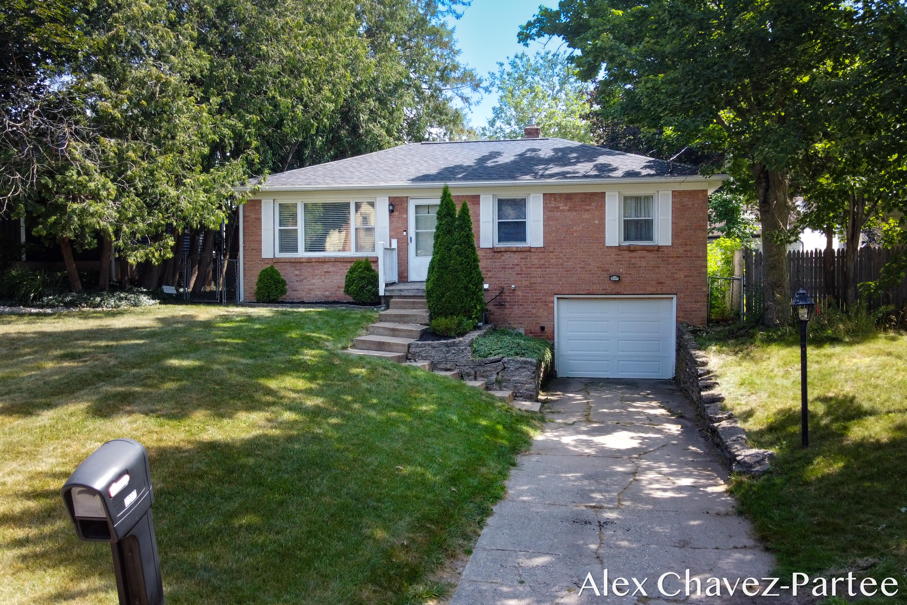 2207 Tremont Boulevard NW Grand Rapids MI 49504