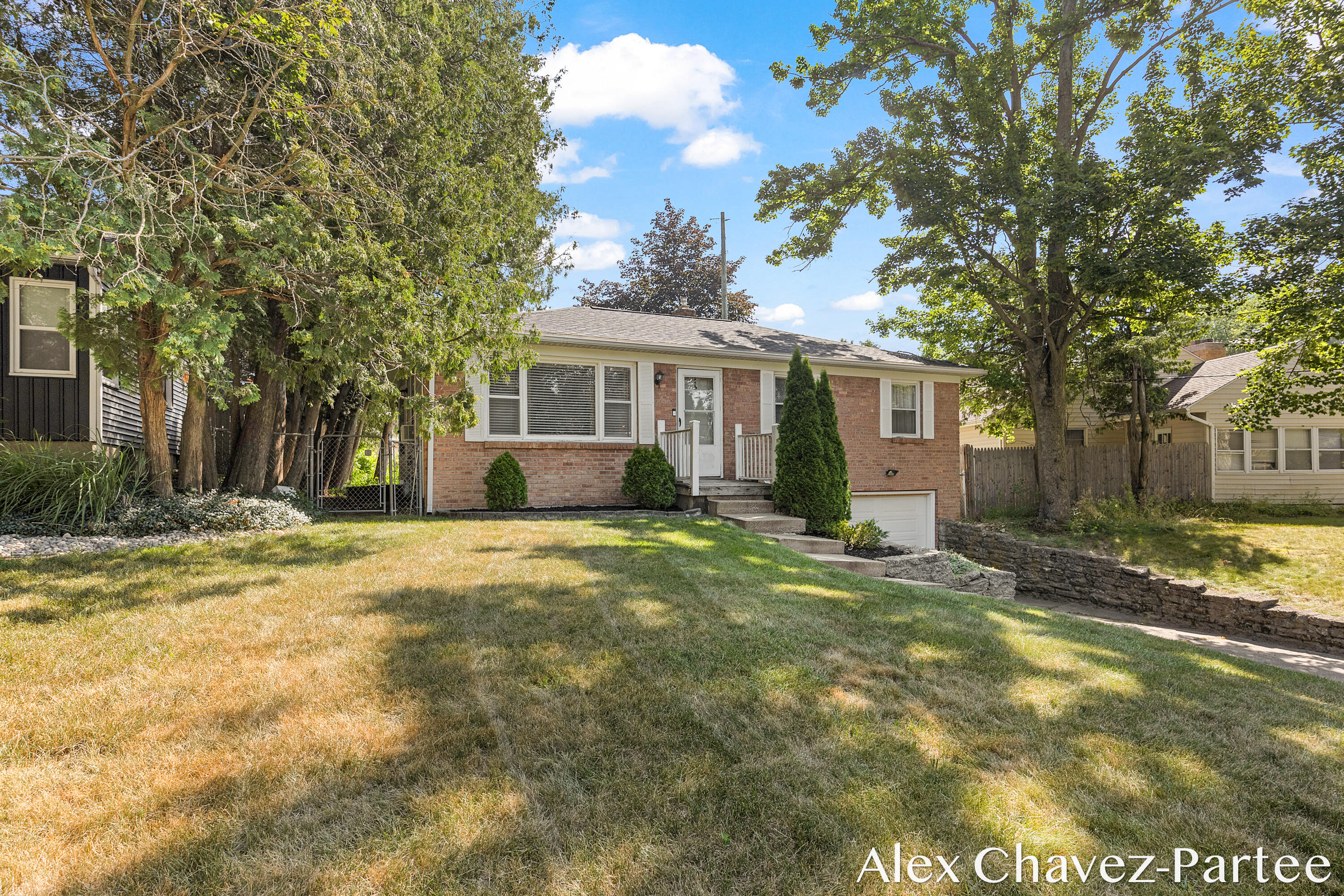 2207 Tremont Boulevard NW Grand Rapids MI 49504