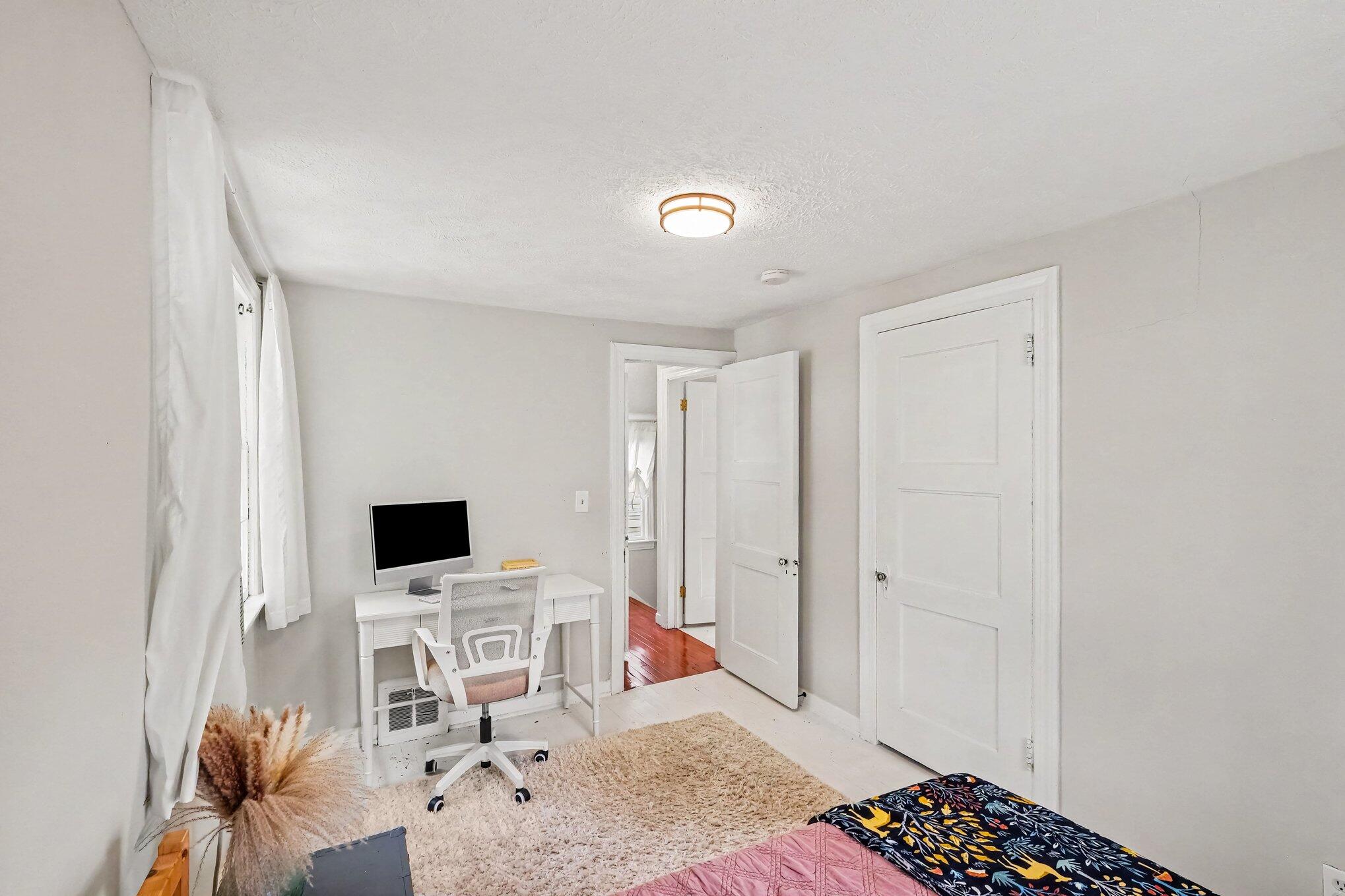 1011 Dickinson Street SE Grand Rapids MI 49507