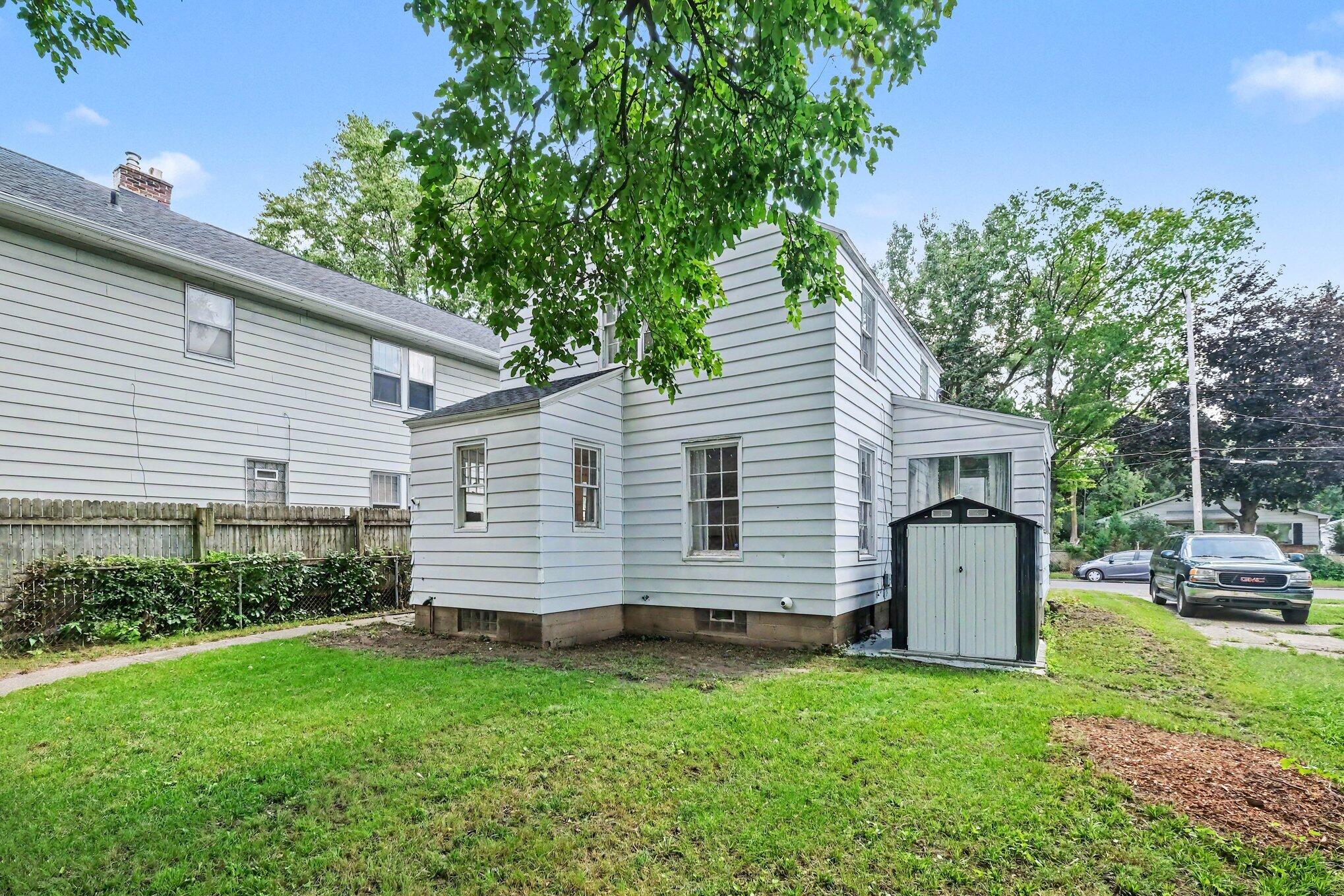 1011 Dickinson Street SE Grand Rapids MI 49507