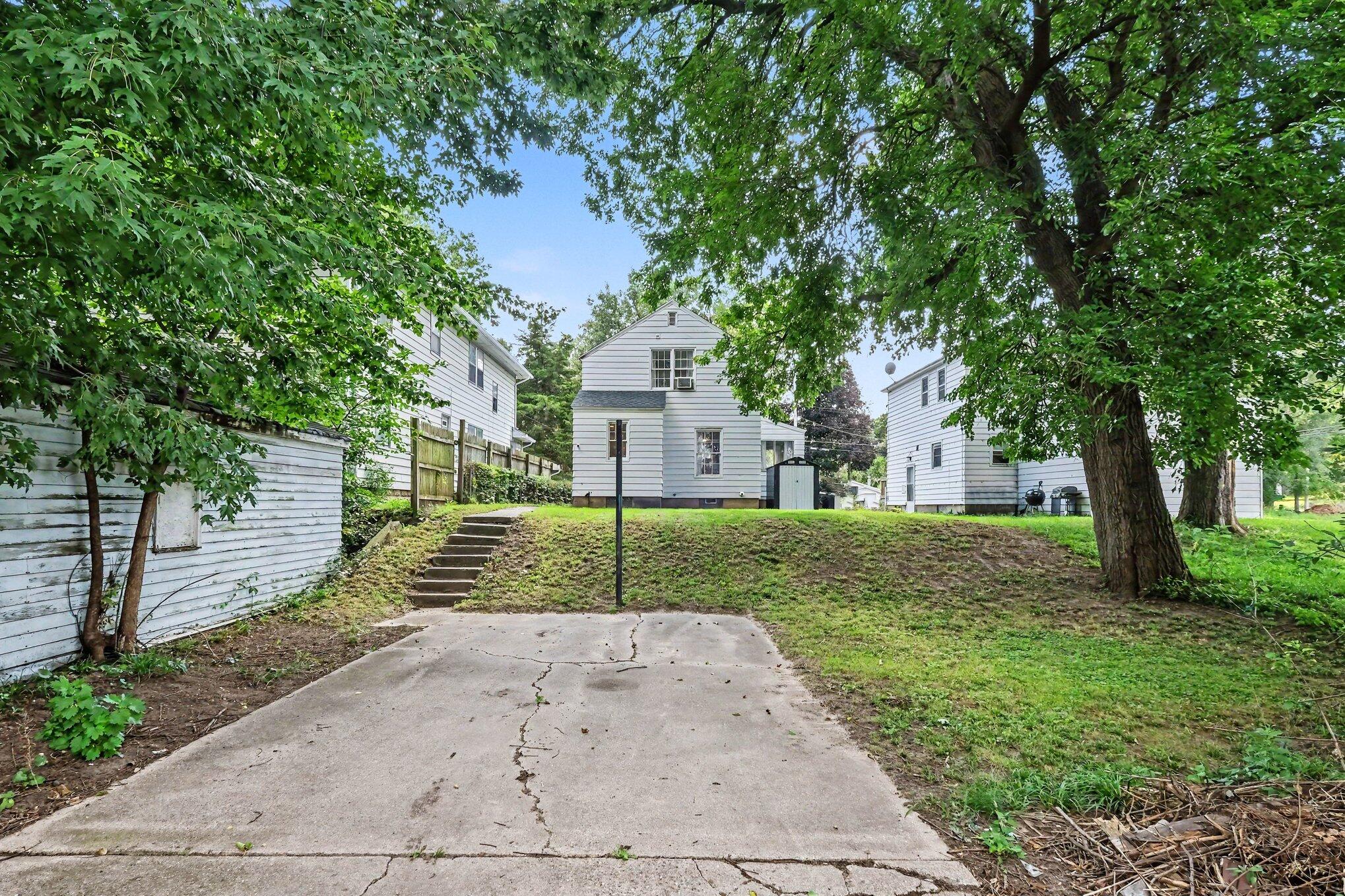 1011 Dickinson Street SE Grand Rapids MI 49507