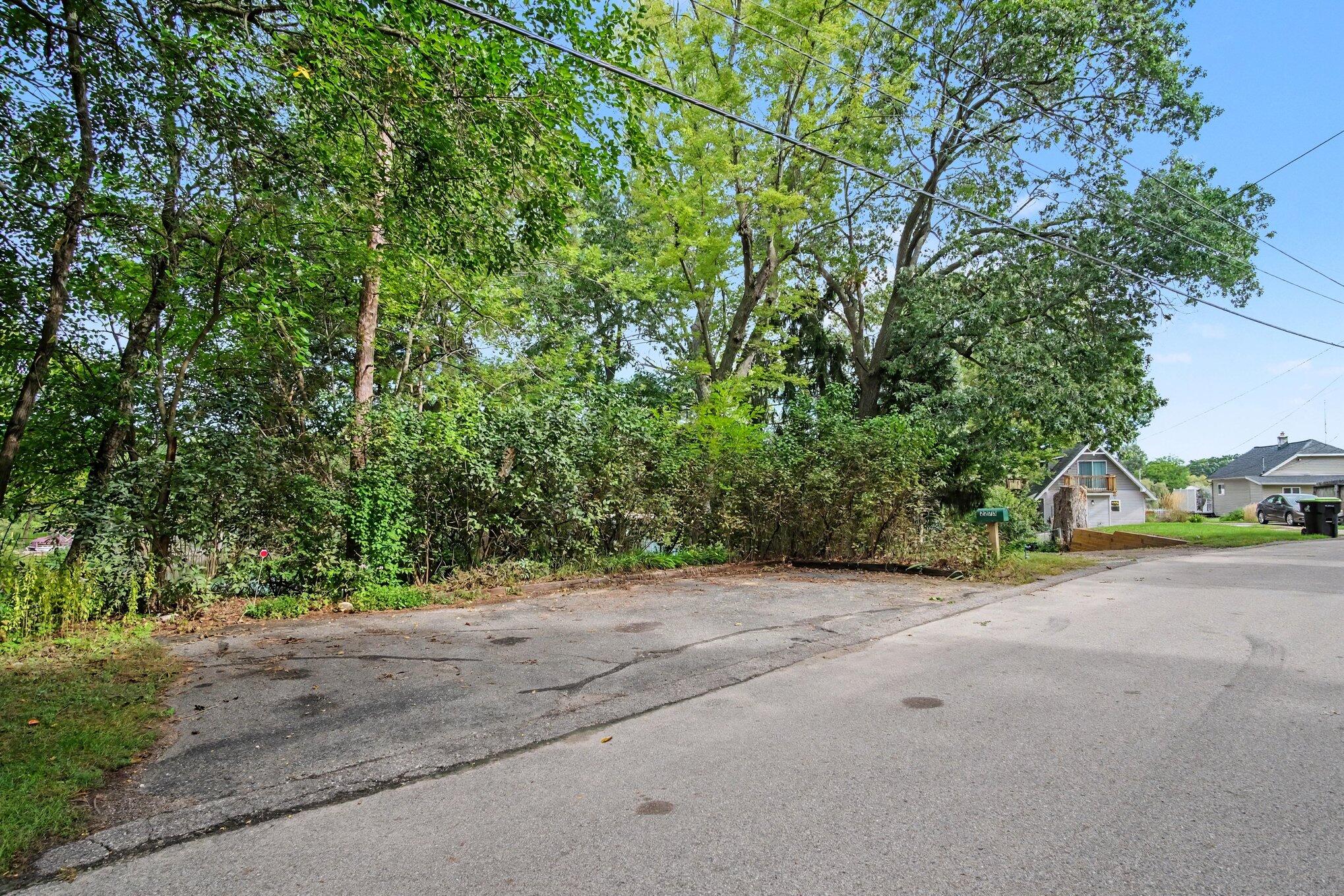 2273 Schimperle Drive NE Grand Rapids MI 49525