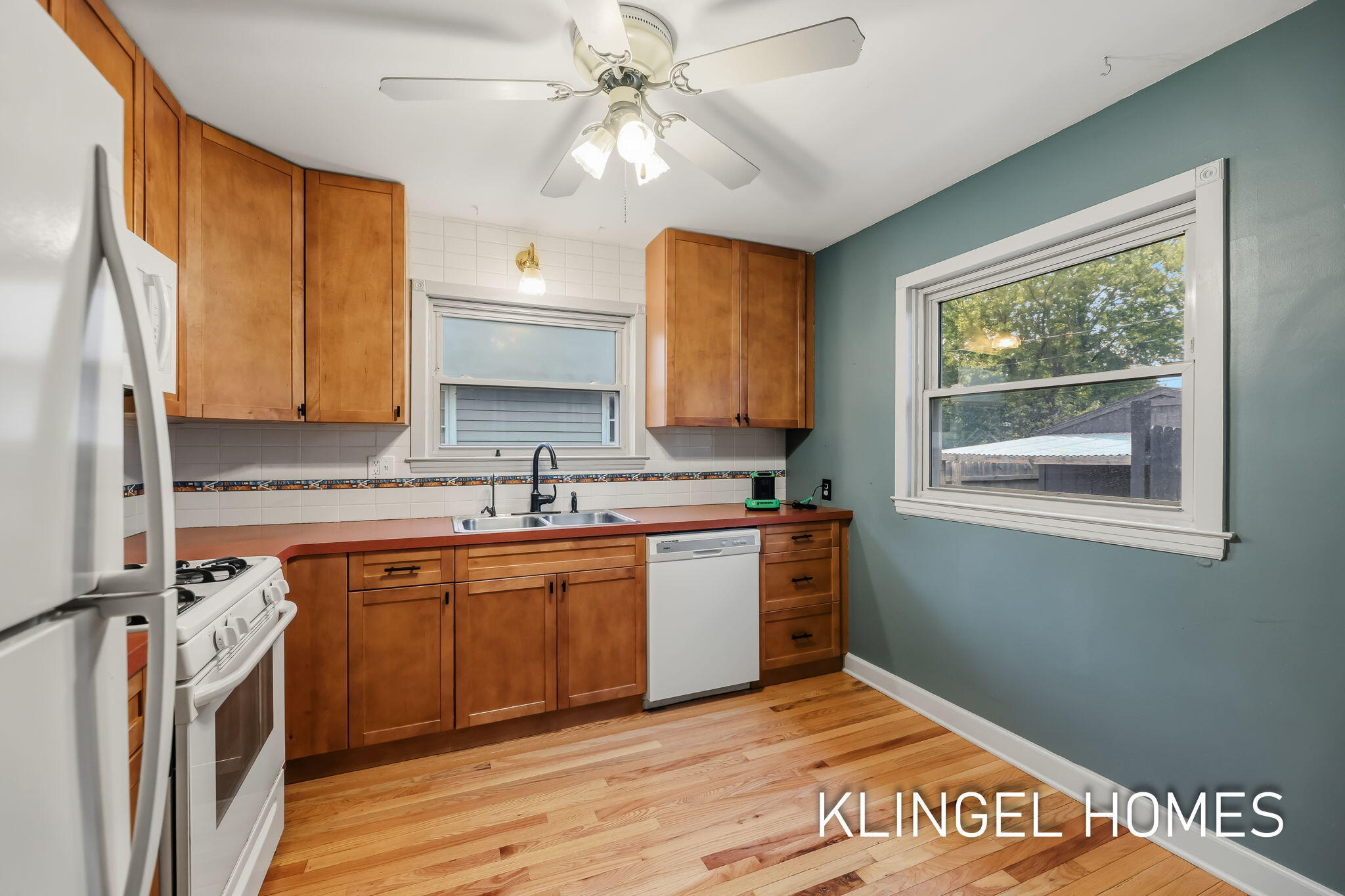 1054 W Larch Avenue Muskegon MI 49441