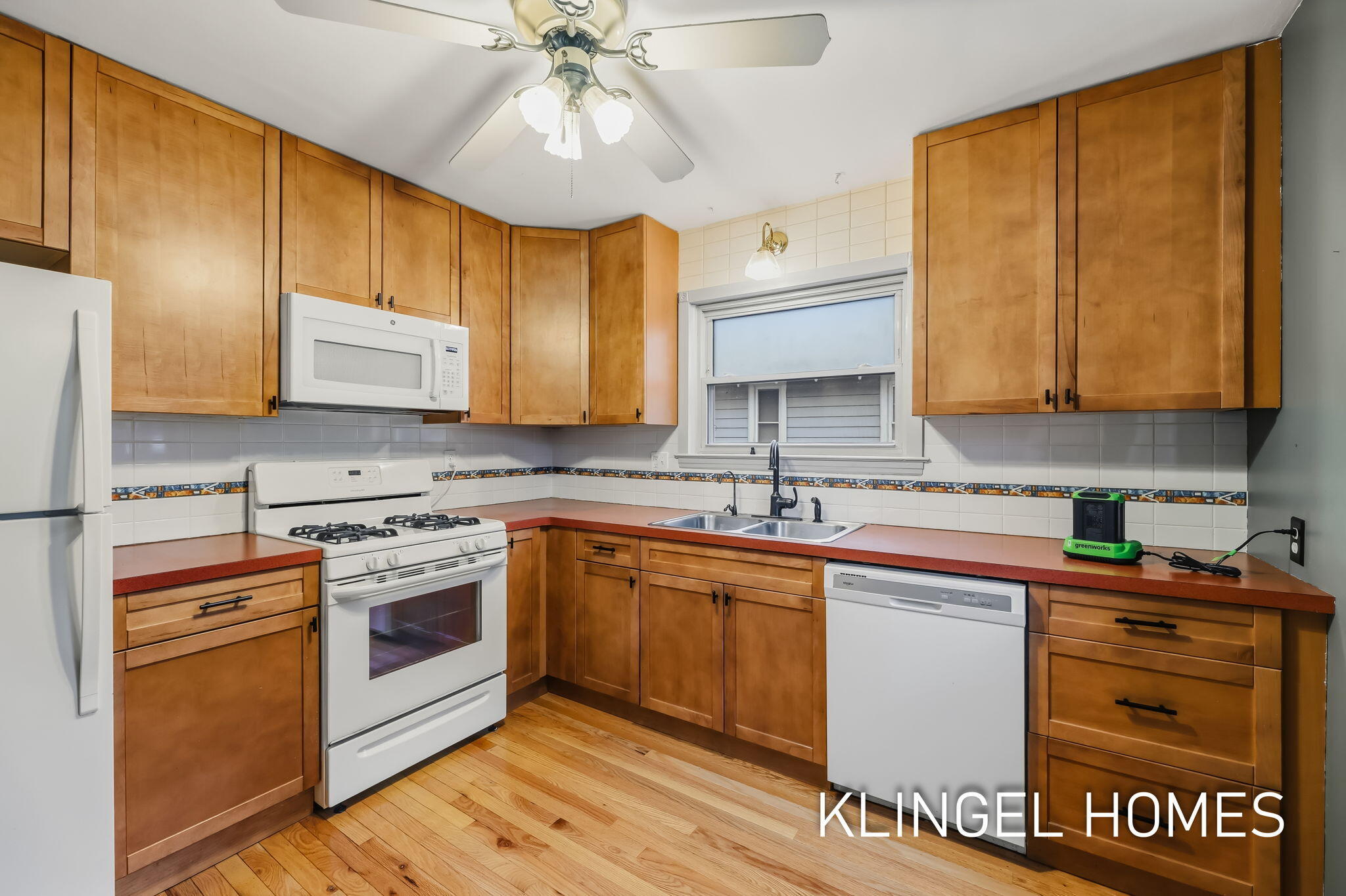 1054 W Larch Avenue Muskegon MI 49441