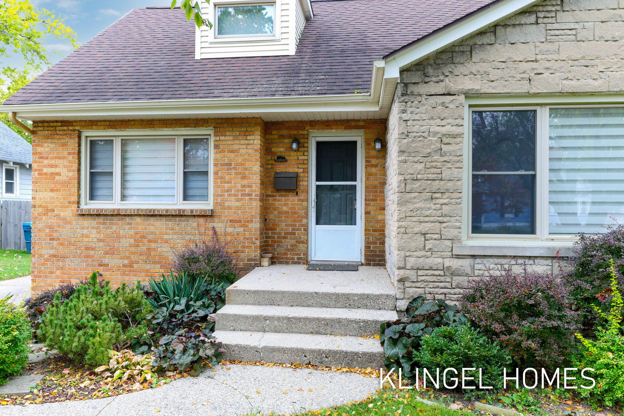 1054 W Larch Avenue Muskegon MI 49441