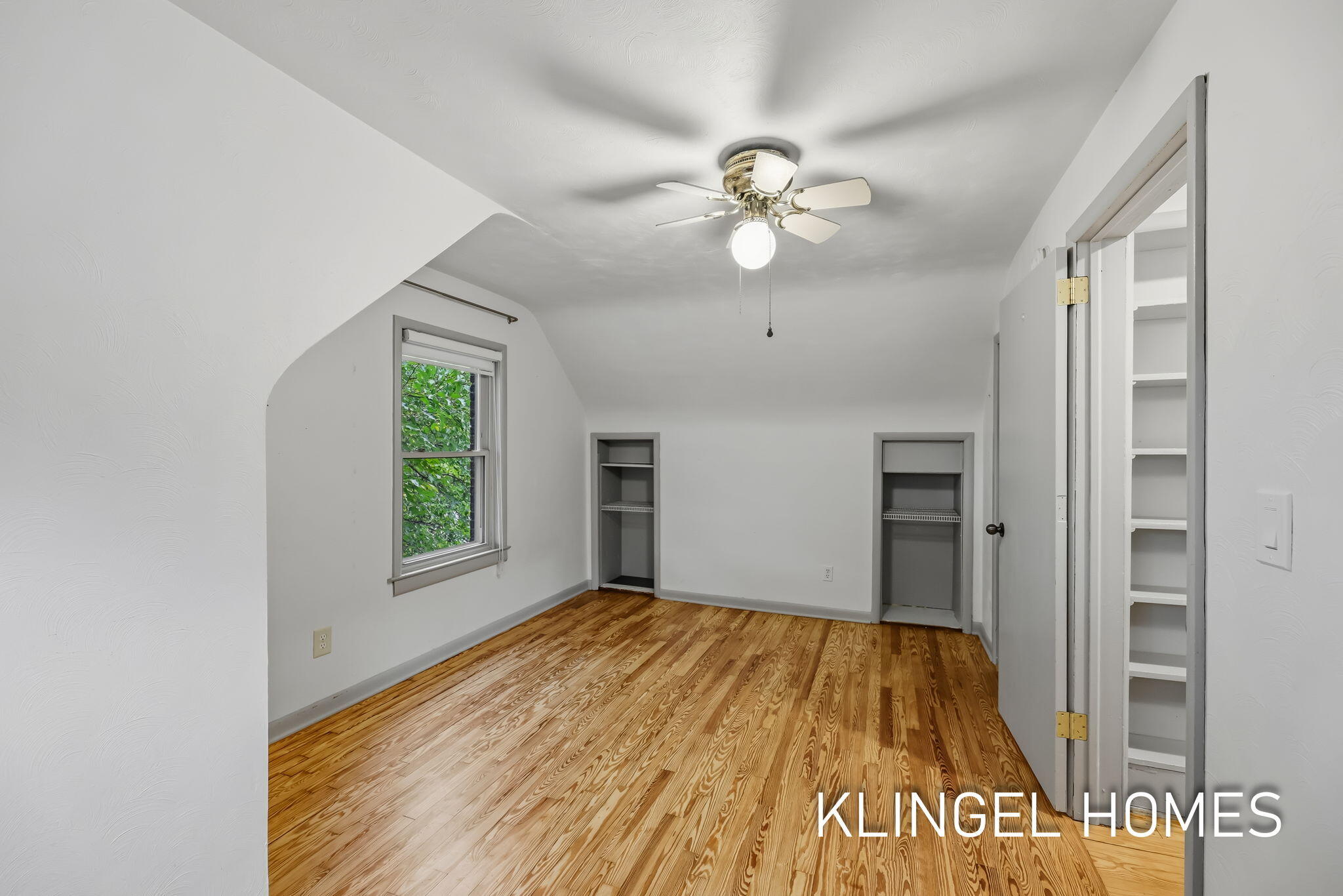1054 W Larch Avenue Muskegon MI 49441