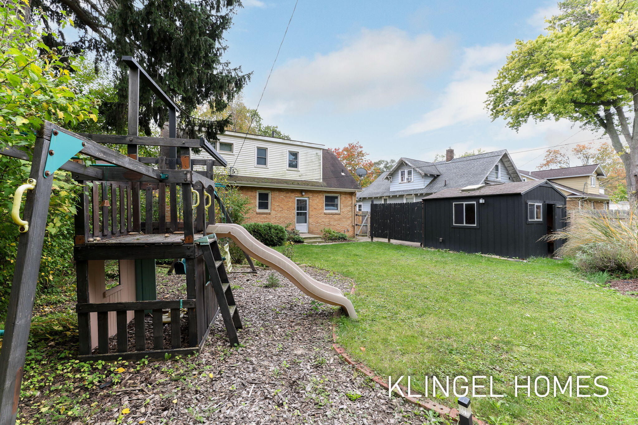 1054 W Larch Avenue Muskegon MI 49441