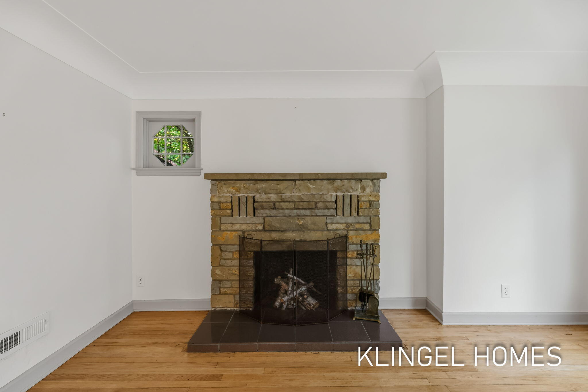 1054 W Larch Avenue Muskegon MI 49441