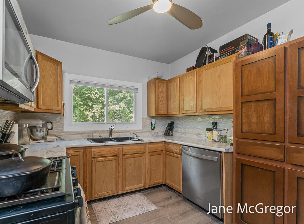 3305 Peck Street Muskegon MI 49444