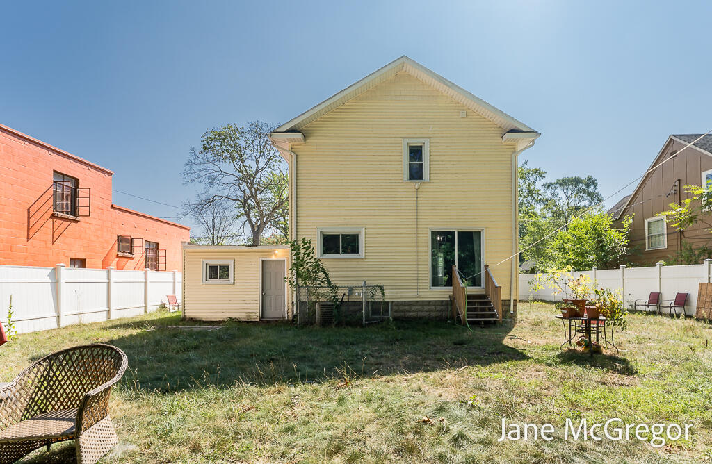 3305 Peck Street Muskegon MI 49444