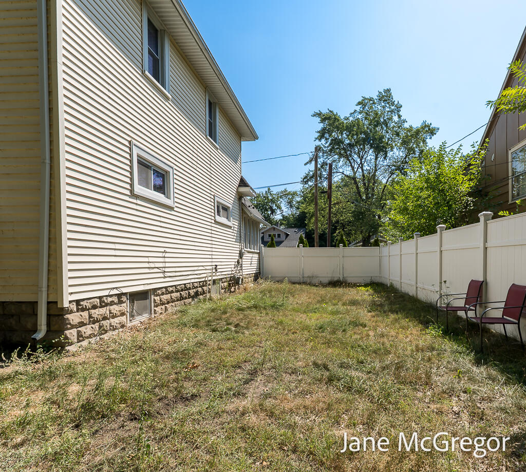 3305 Peck Street Muskegon MI 49444