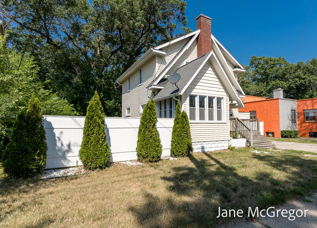 3305 Peck Street Muskegon MI 49444