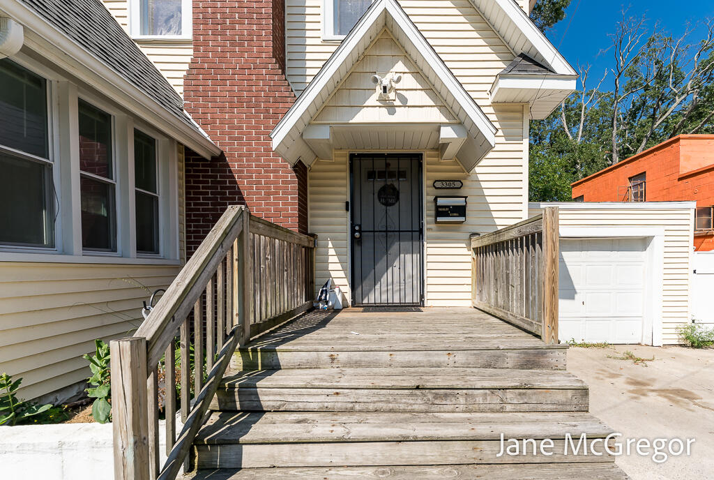 3305 Peck Street Muskegon MI 49444