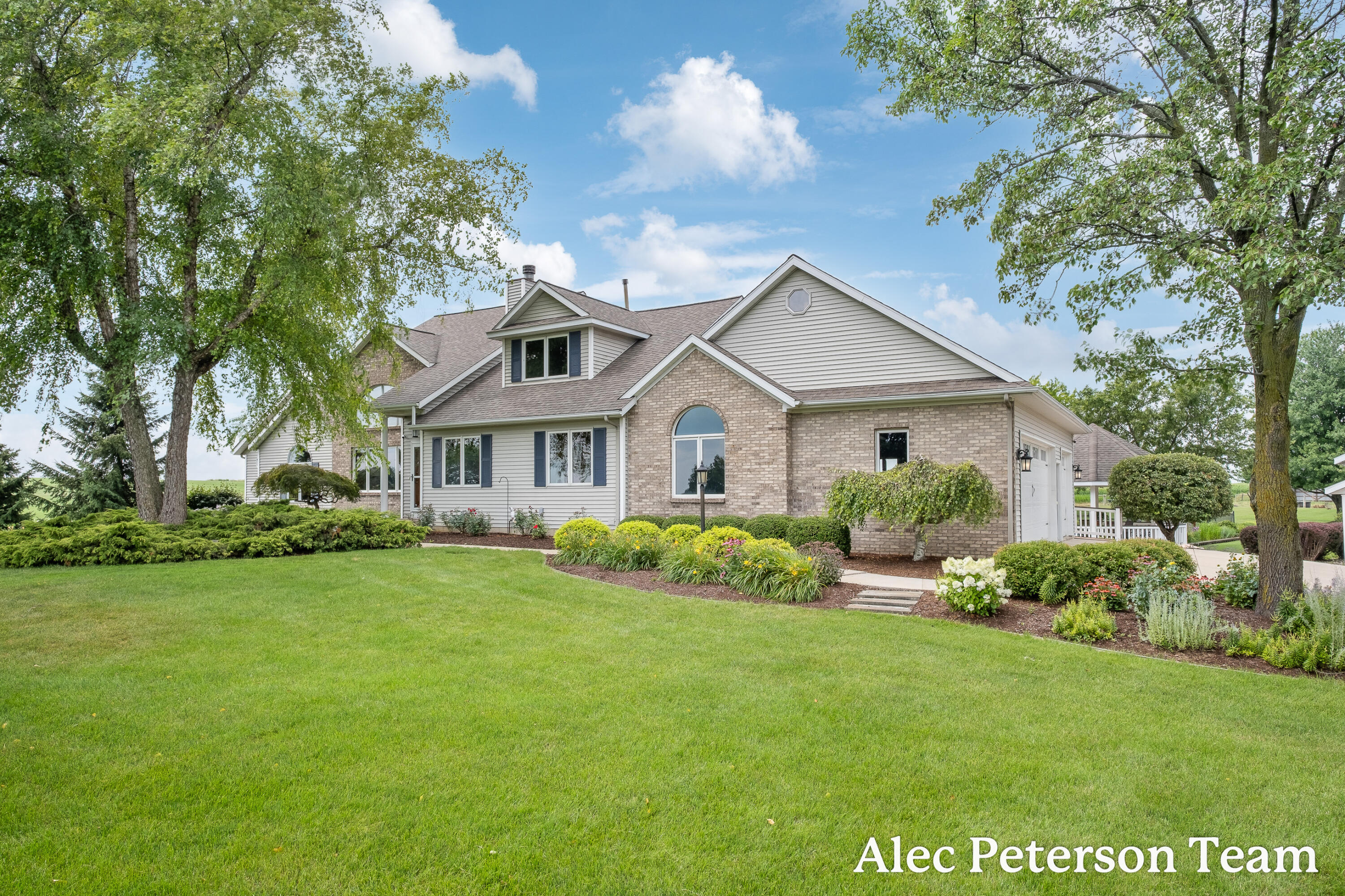 2807 8th Avenue SW Byron Center MI 49315