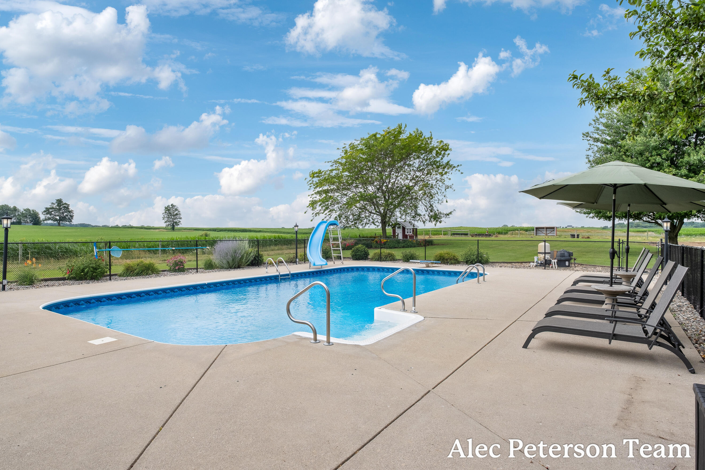 2807 8th Avenue SW Byron Center MI 49315