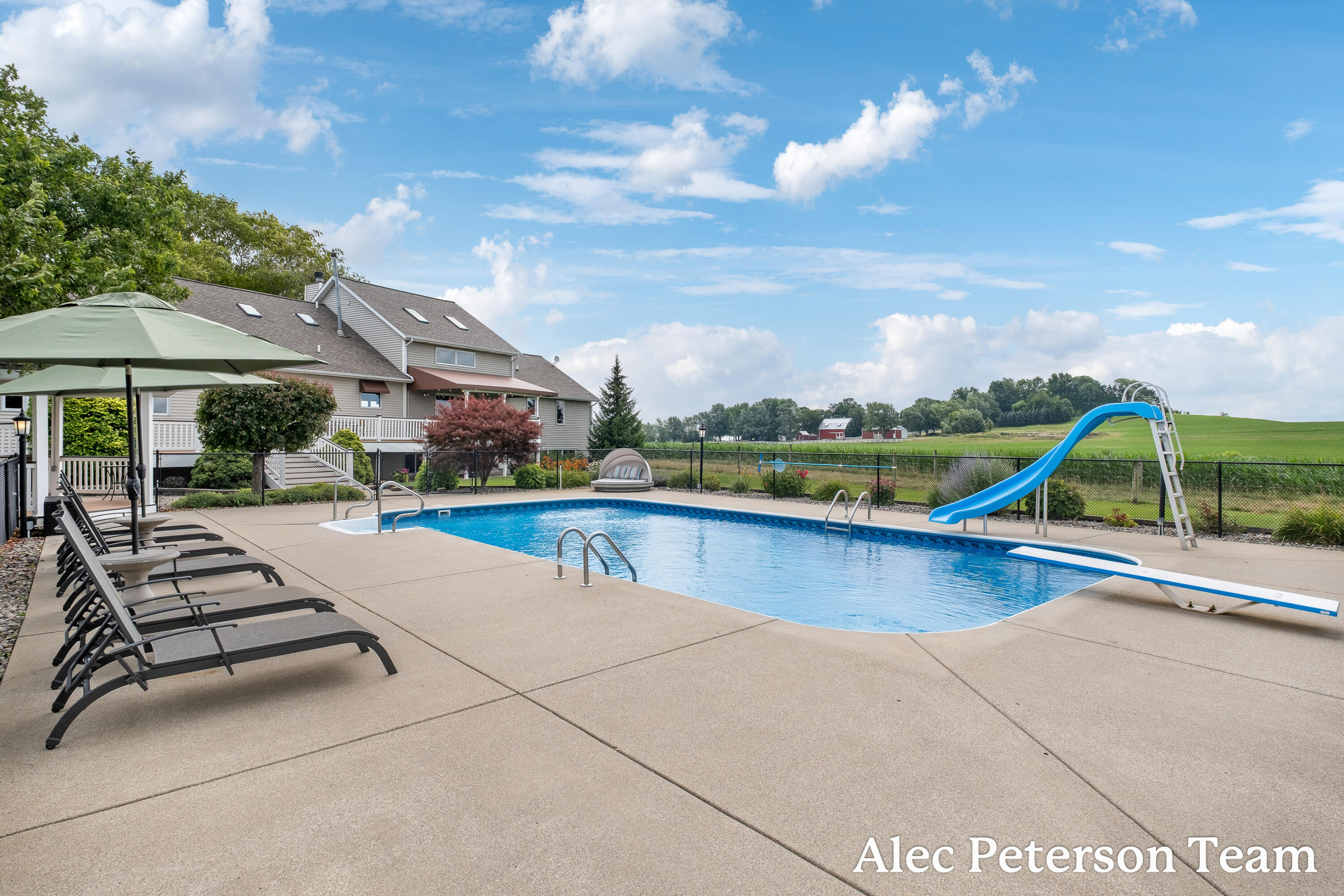 2807 8th Avenue SW Byron Center MI 49315