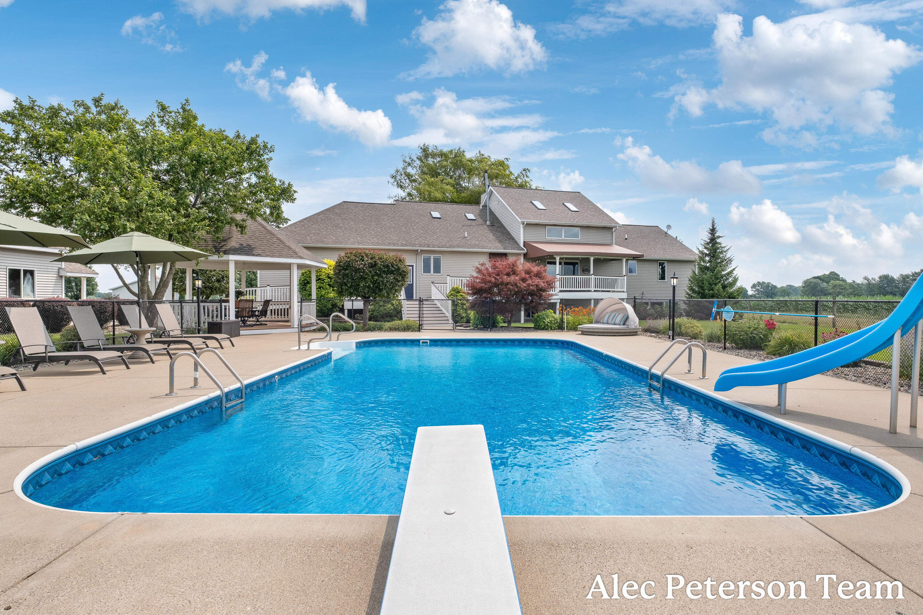 2807 8th Avenue SW Byron Center MI 49315