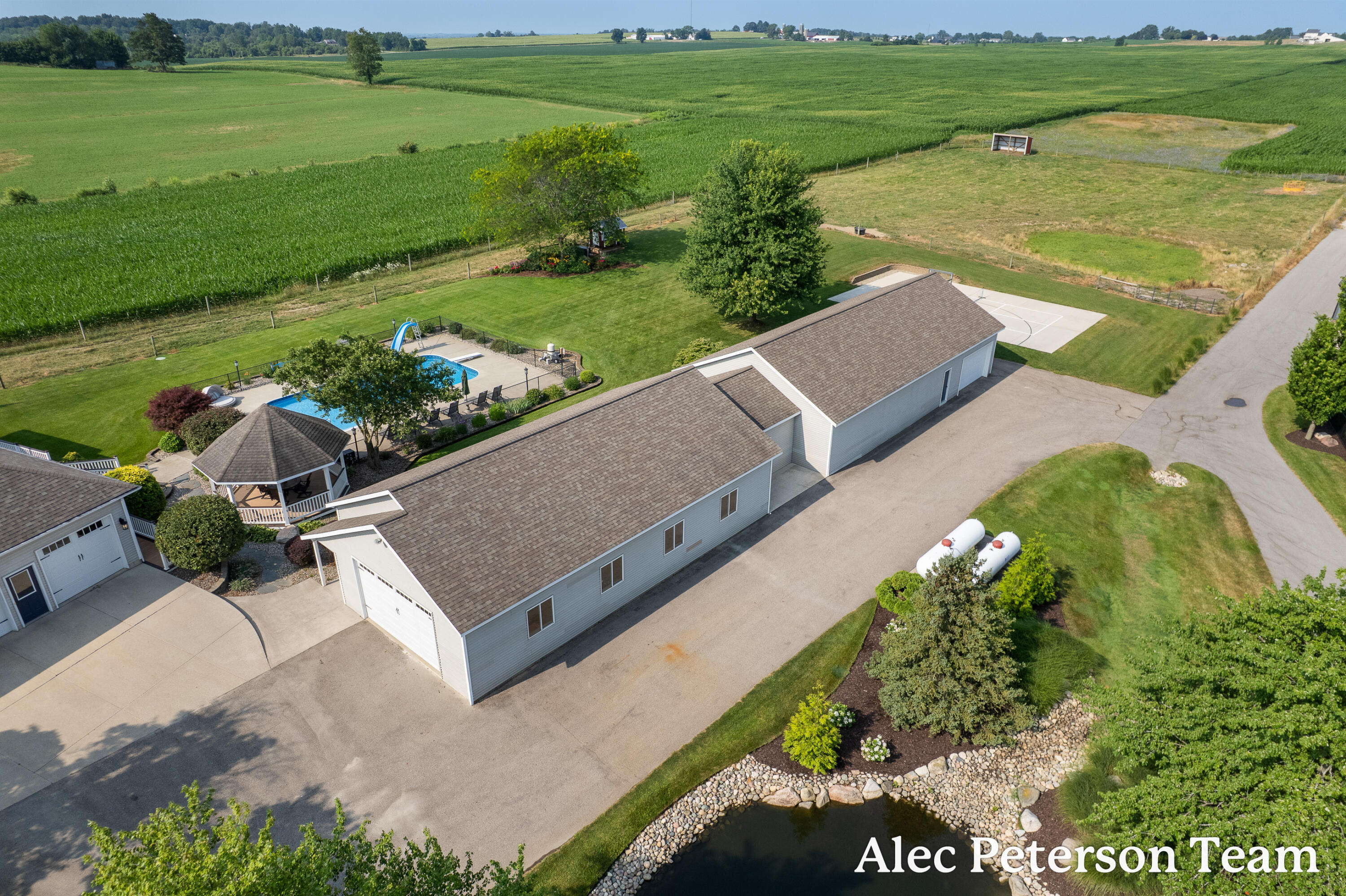 2807 8th Avenue SW Byron Center MI 49315