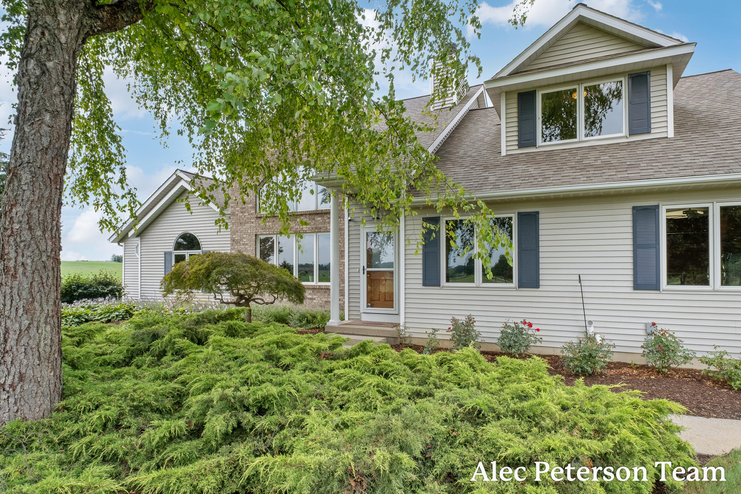 2807 8th Avenue SW Byron Center MI 49315
