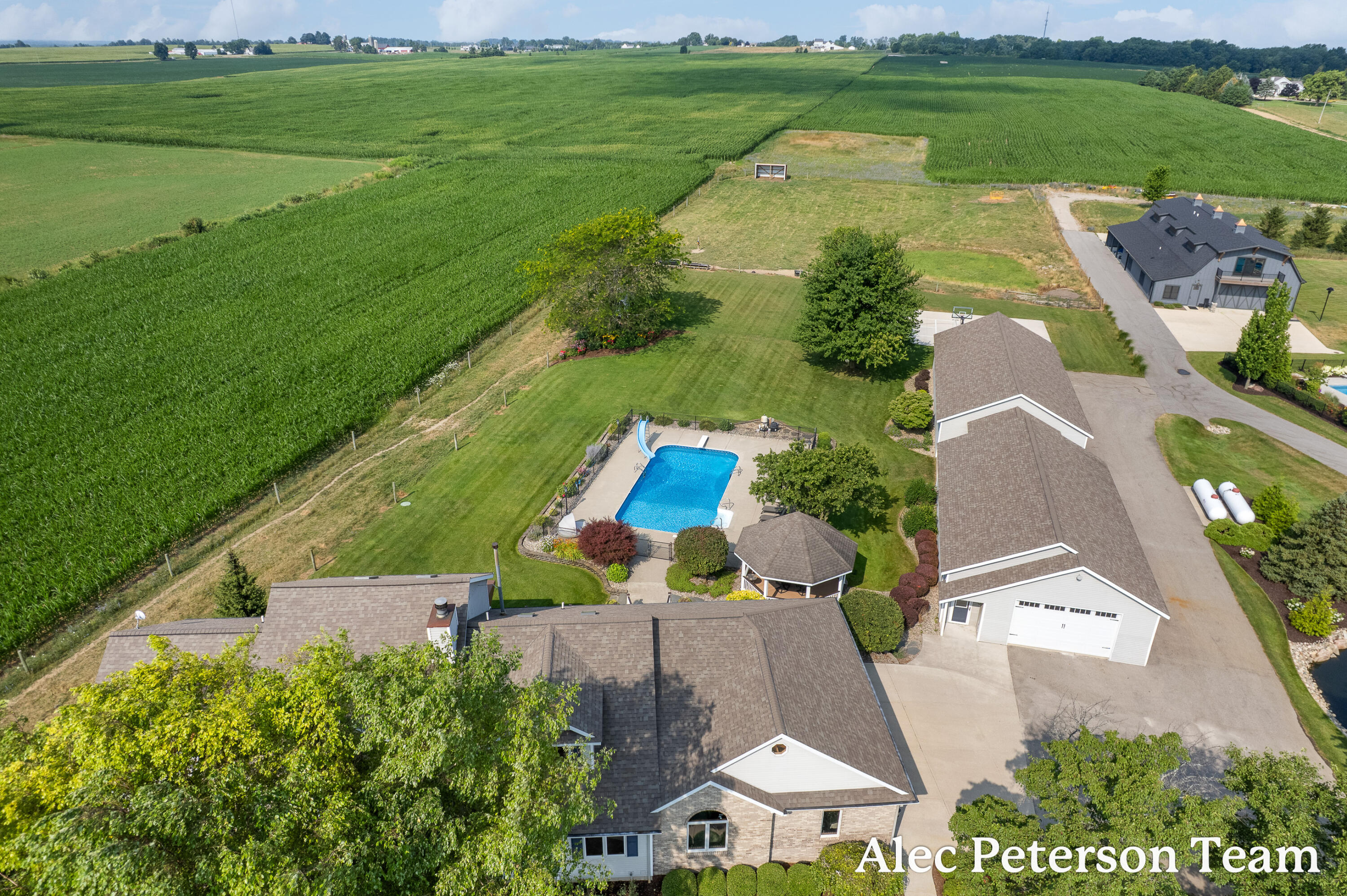 2807 8th Avenue SW Byron Center MI 49315