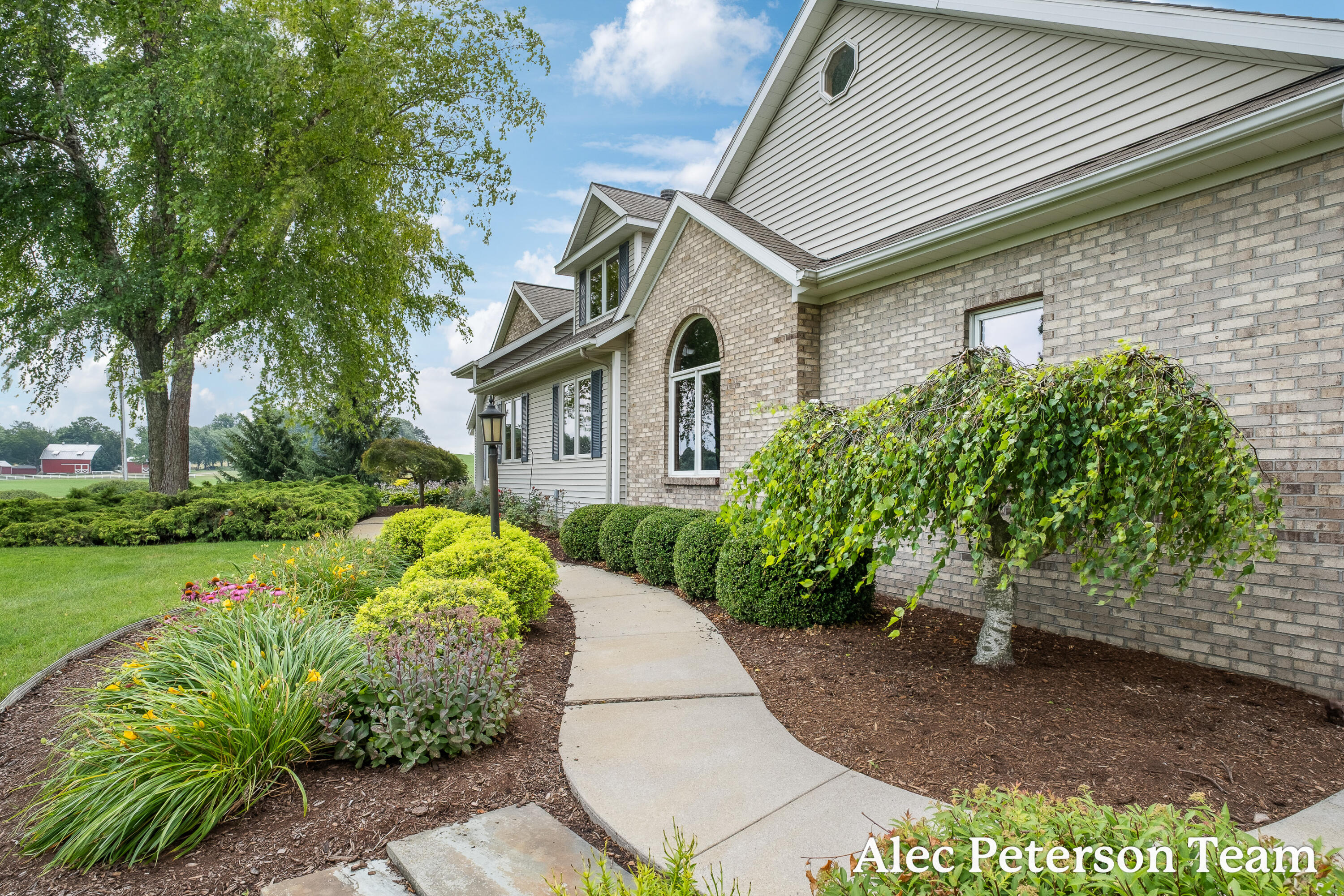 2807 8th Avenue SW Byron Center MI 49315