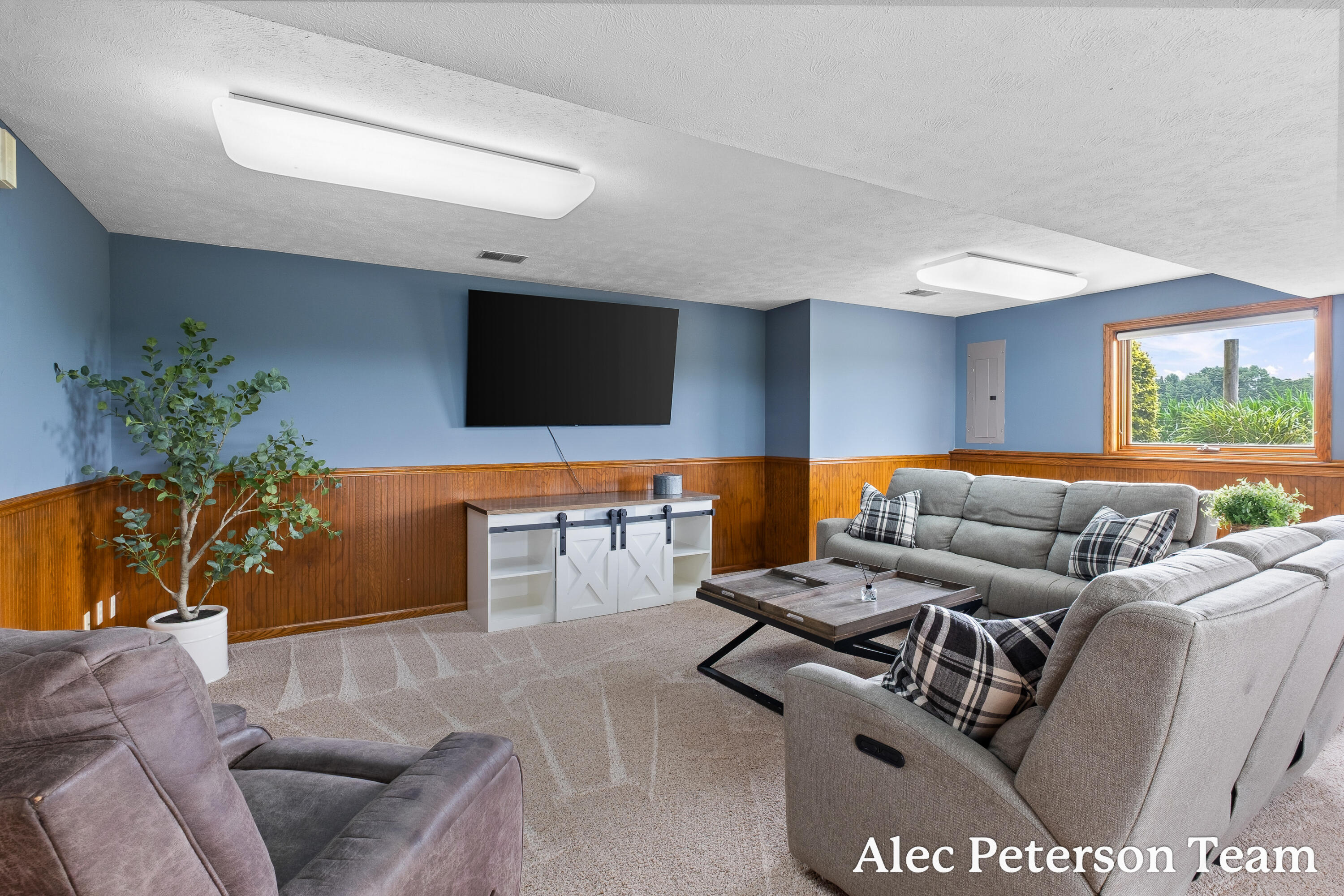 2807 8th Avenue SW Byron Center MI 49315