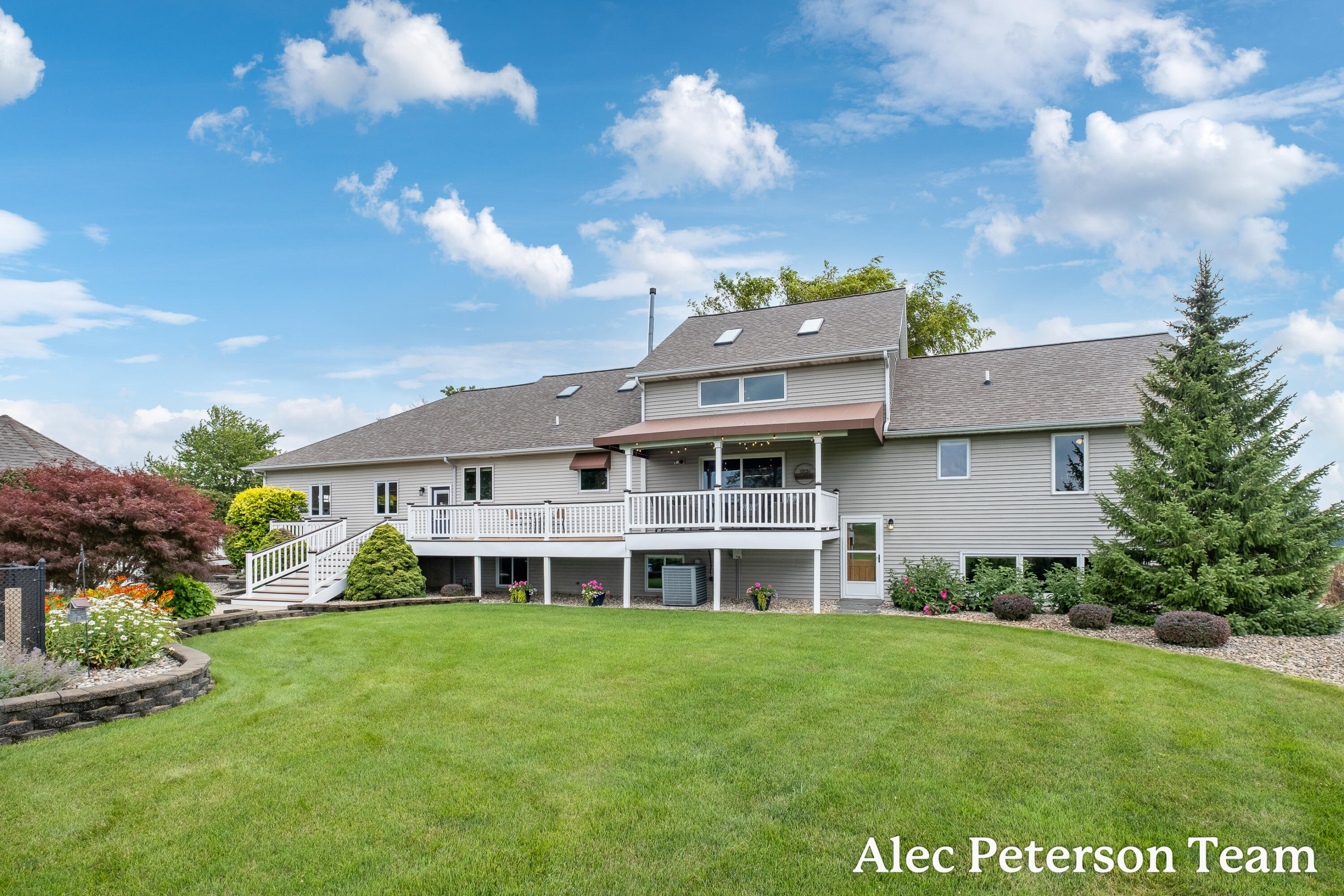 2807 8th Avenue SW Byron Center MI 49315
