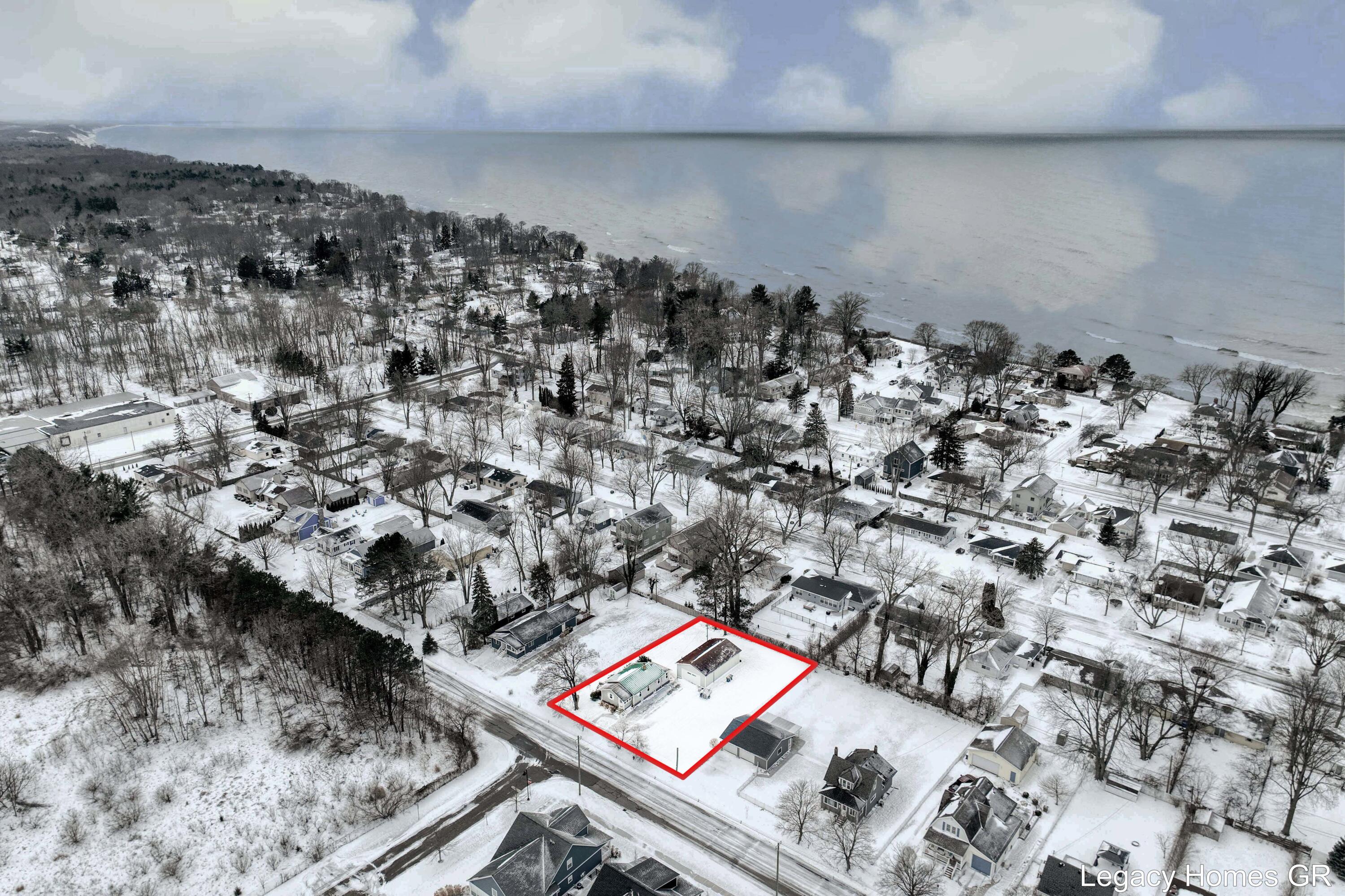1002 St Joseph Street South Haven MI 49090